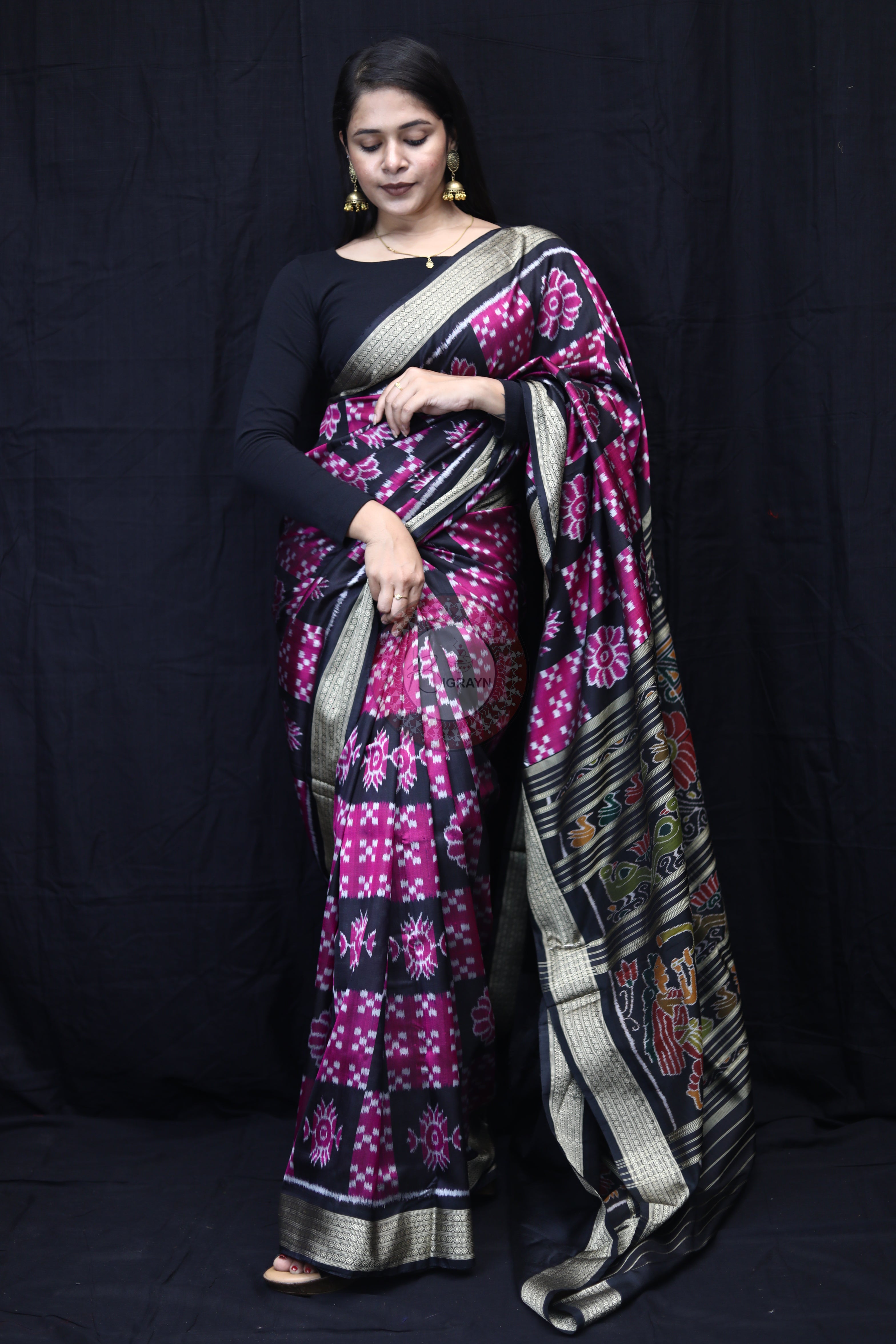 Purple Black Pasapali Flower Squares Mulberry Silk Saree