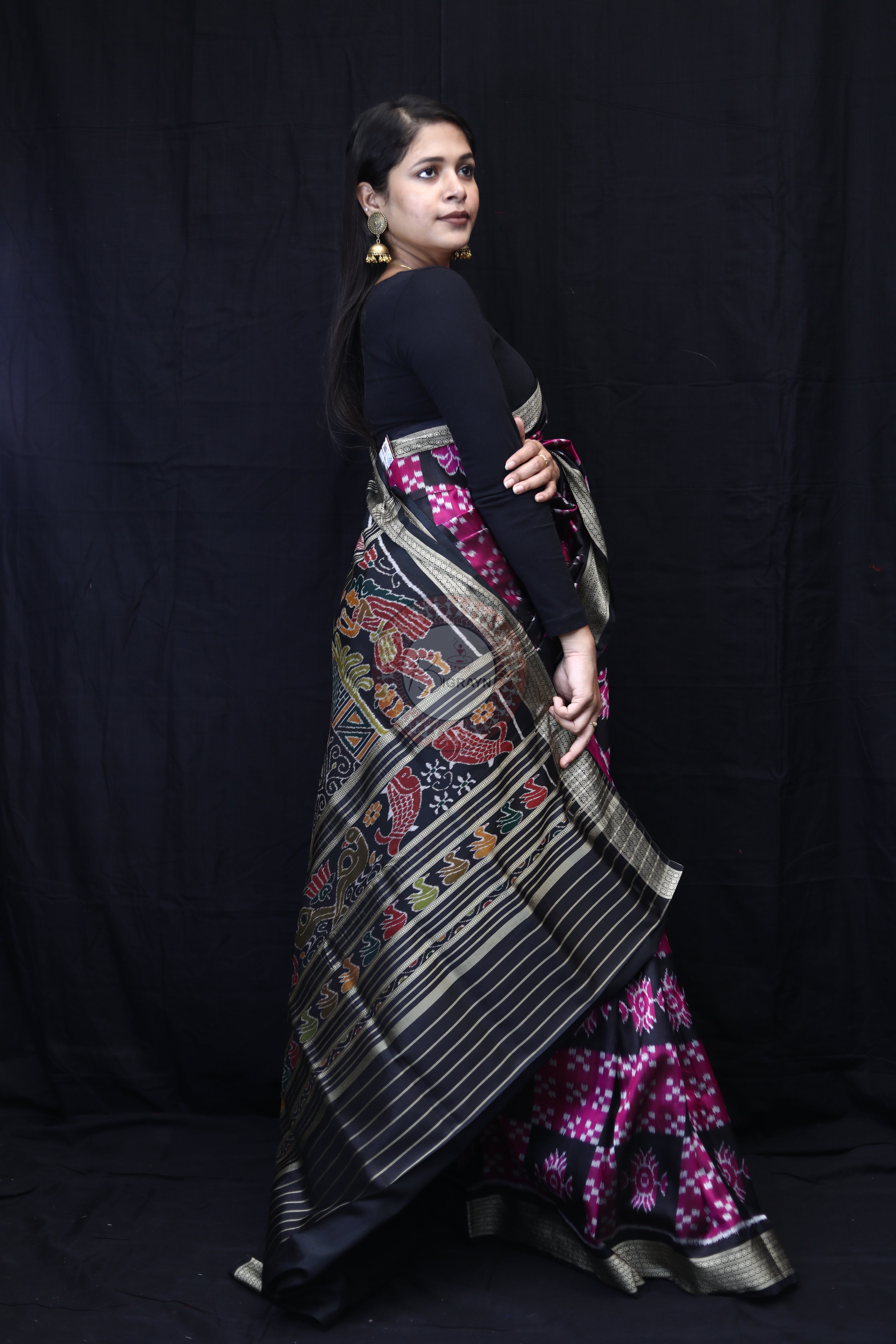 Purple Black Pasapali Flower Squares Mulberry Silk Saree