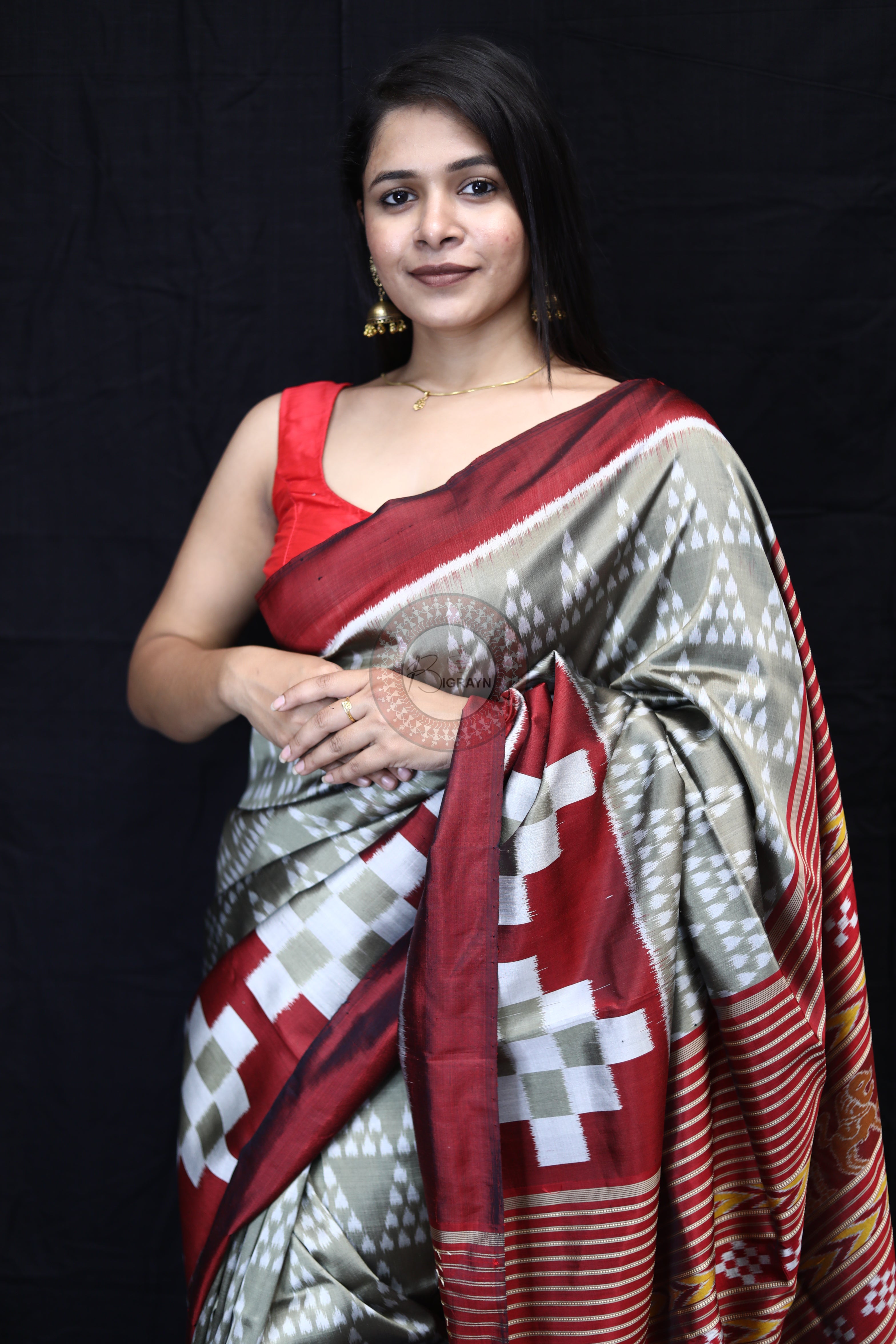 Grey Chita Maroon Pasapali Scot Mulberry Silk Saree