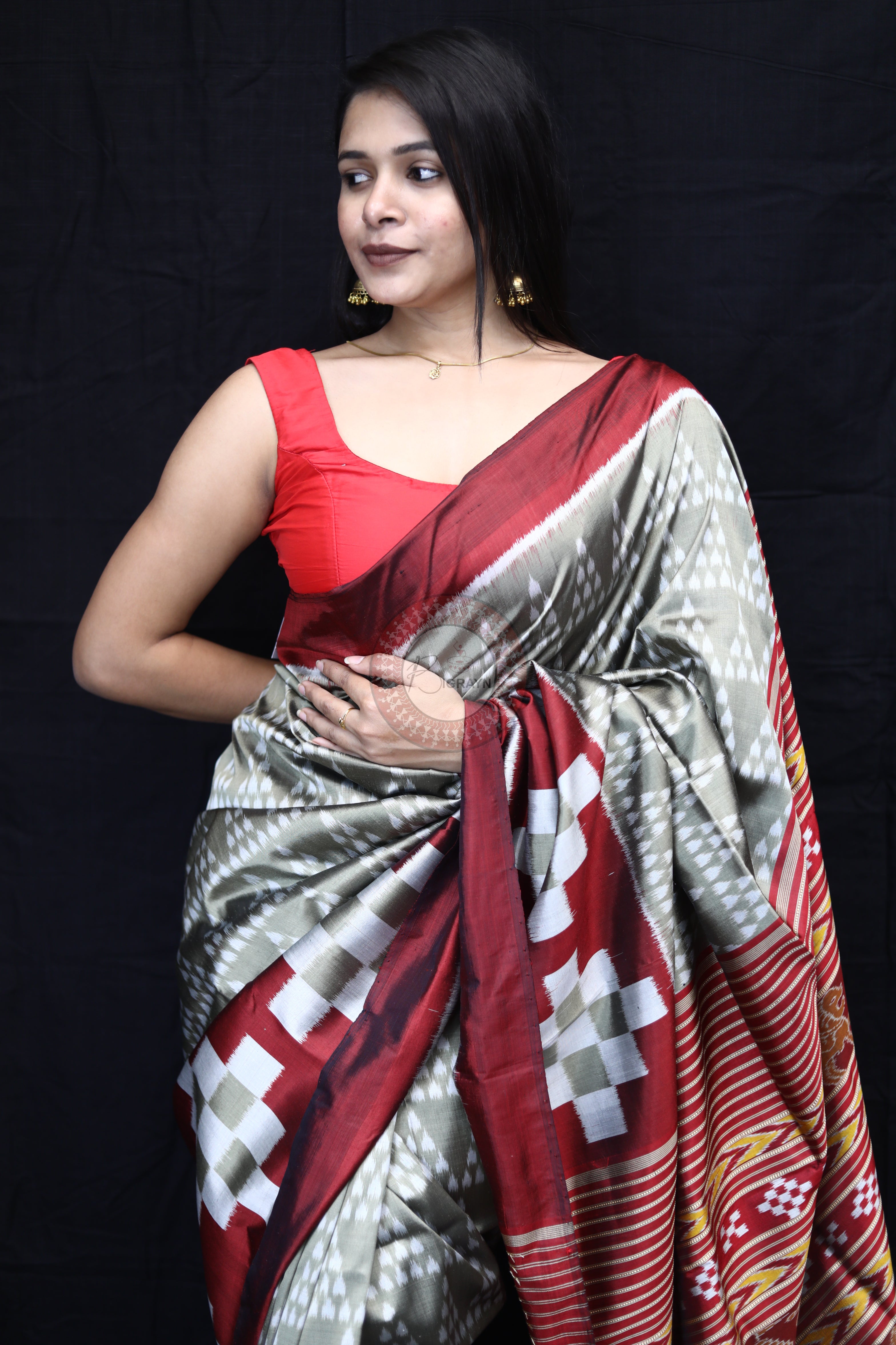 Grey Chita Maroon Pasapali Scot Mulberry Silk Saree