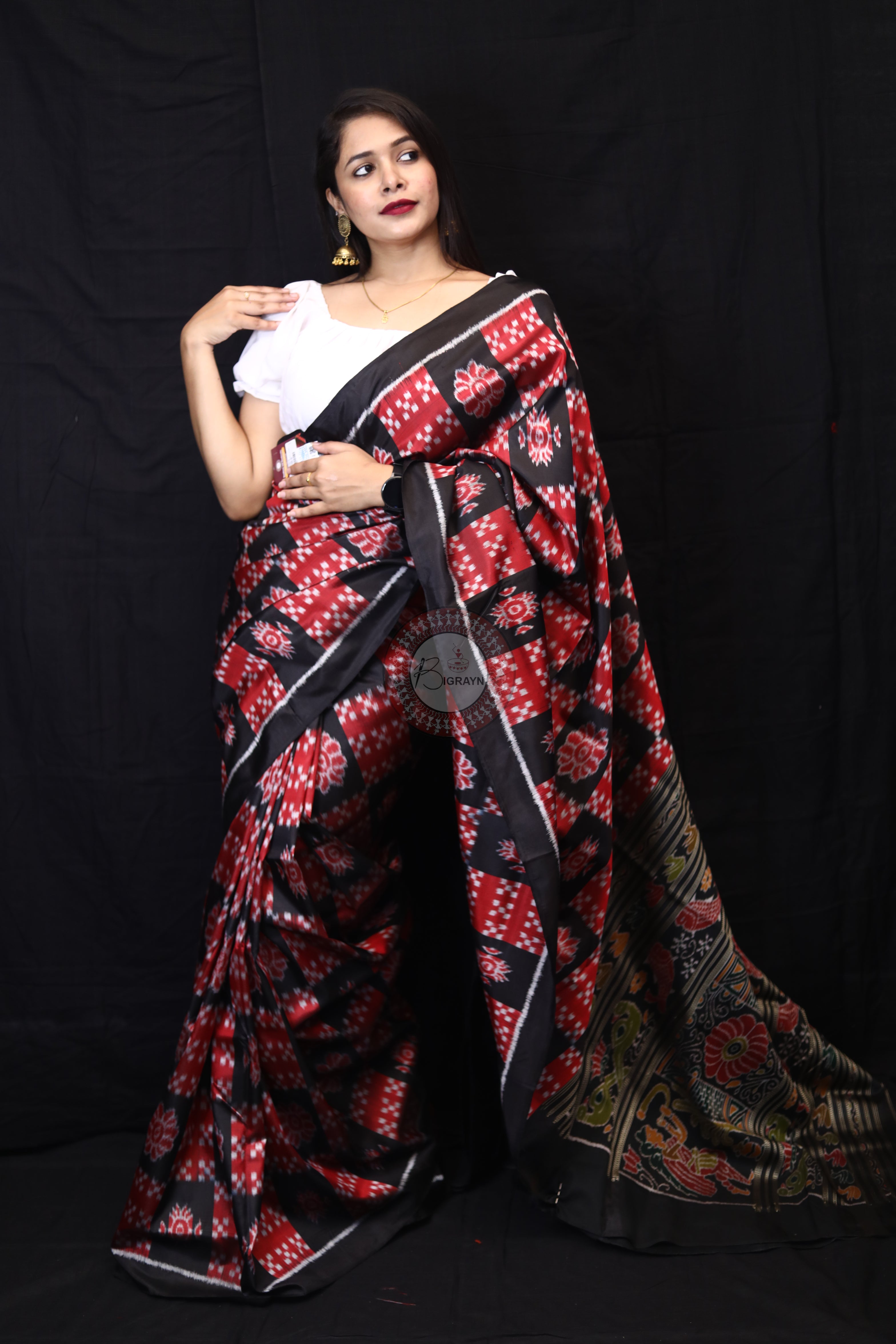 Red Black Flower Pasapali Boxes Mulberry Silk Saree