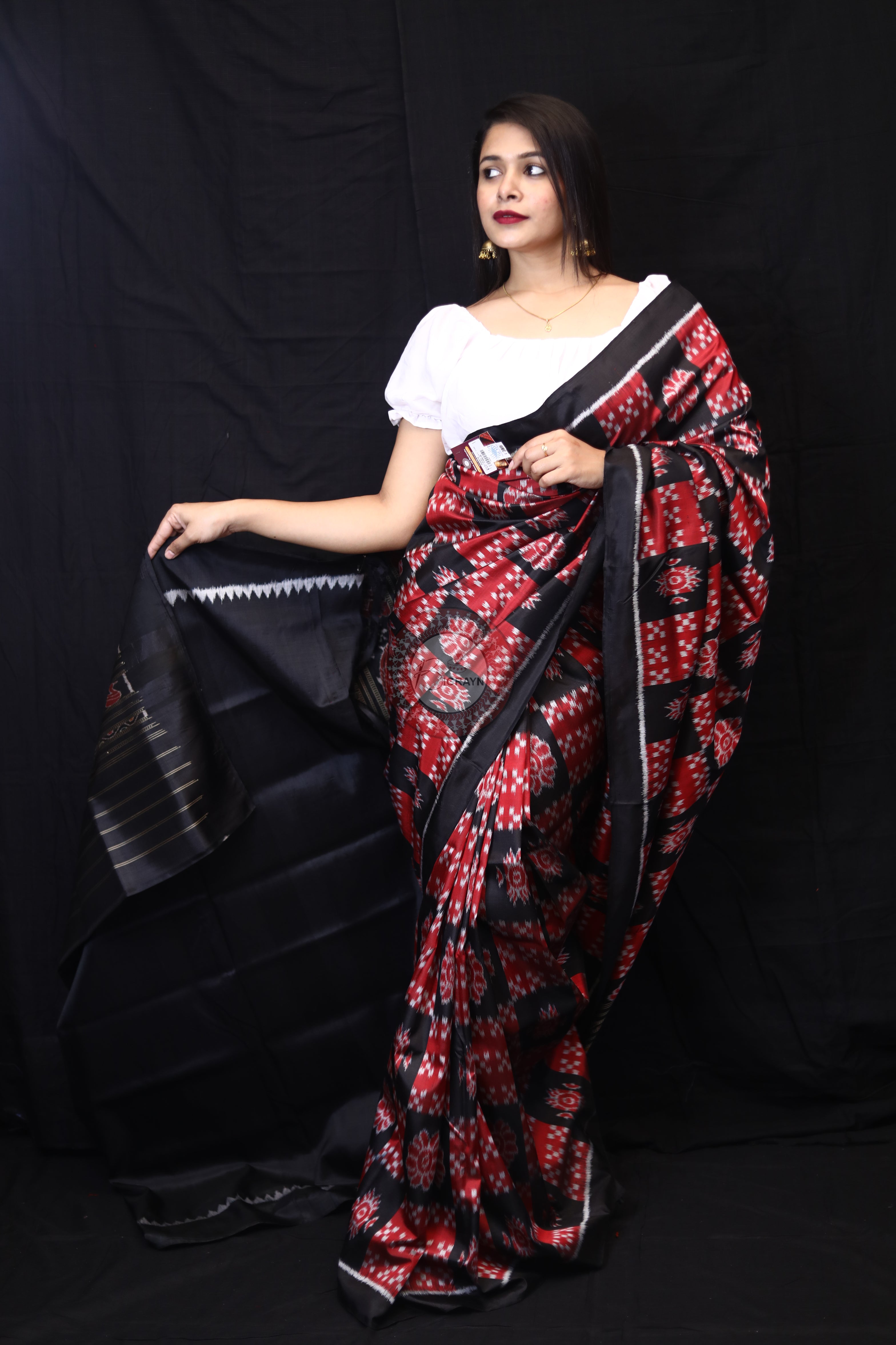 Red Black Flower Pasapali Boxes Mulberry Silk Saree