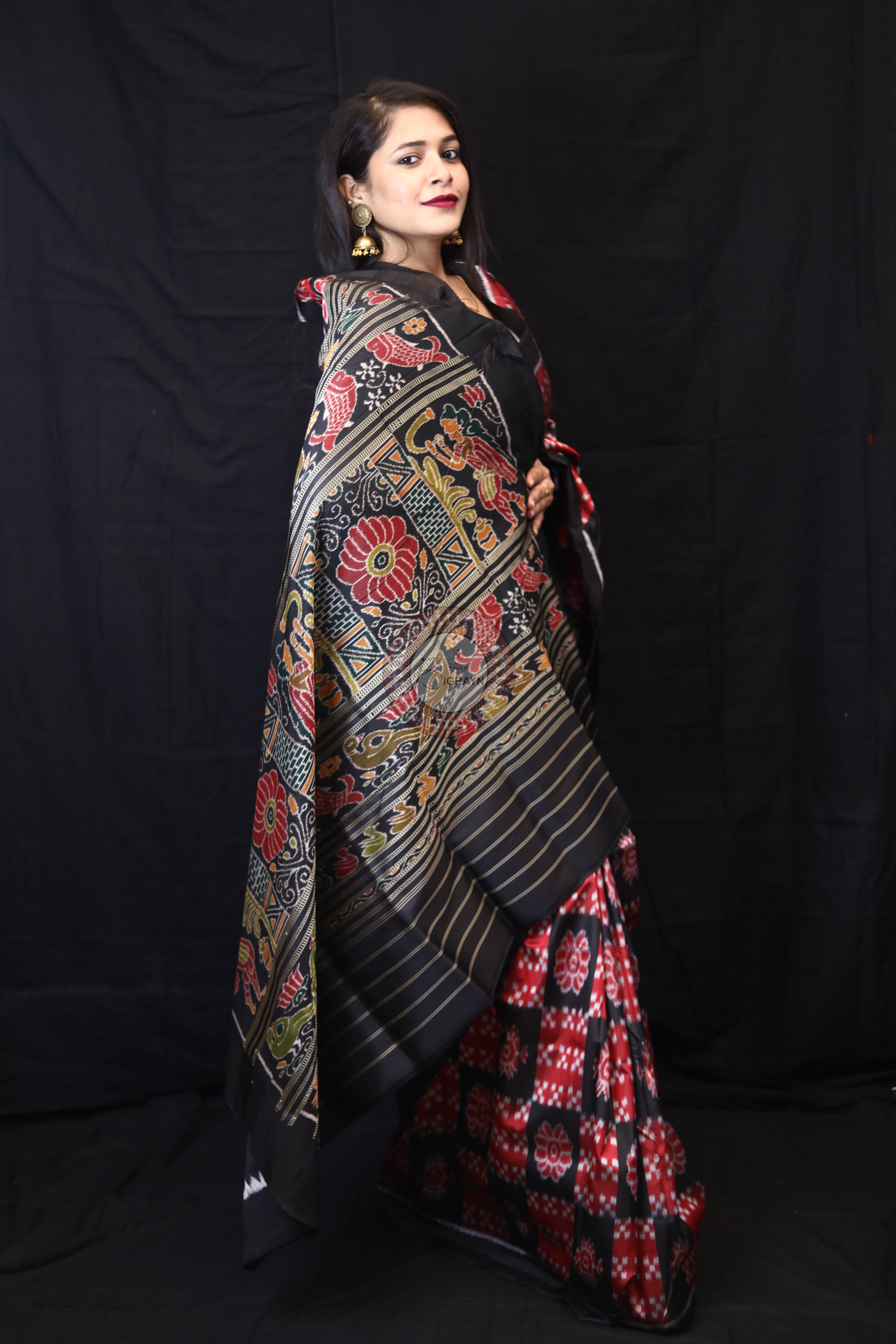 Red Black Flower Pasapali Boxes Mulberry Silk Saree