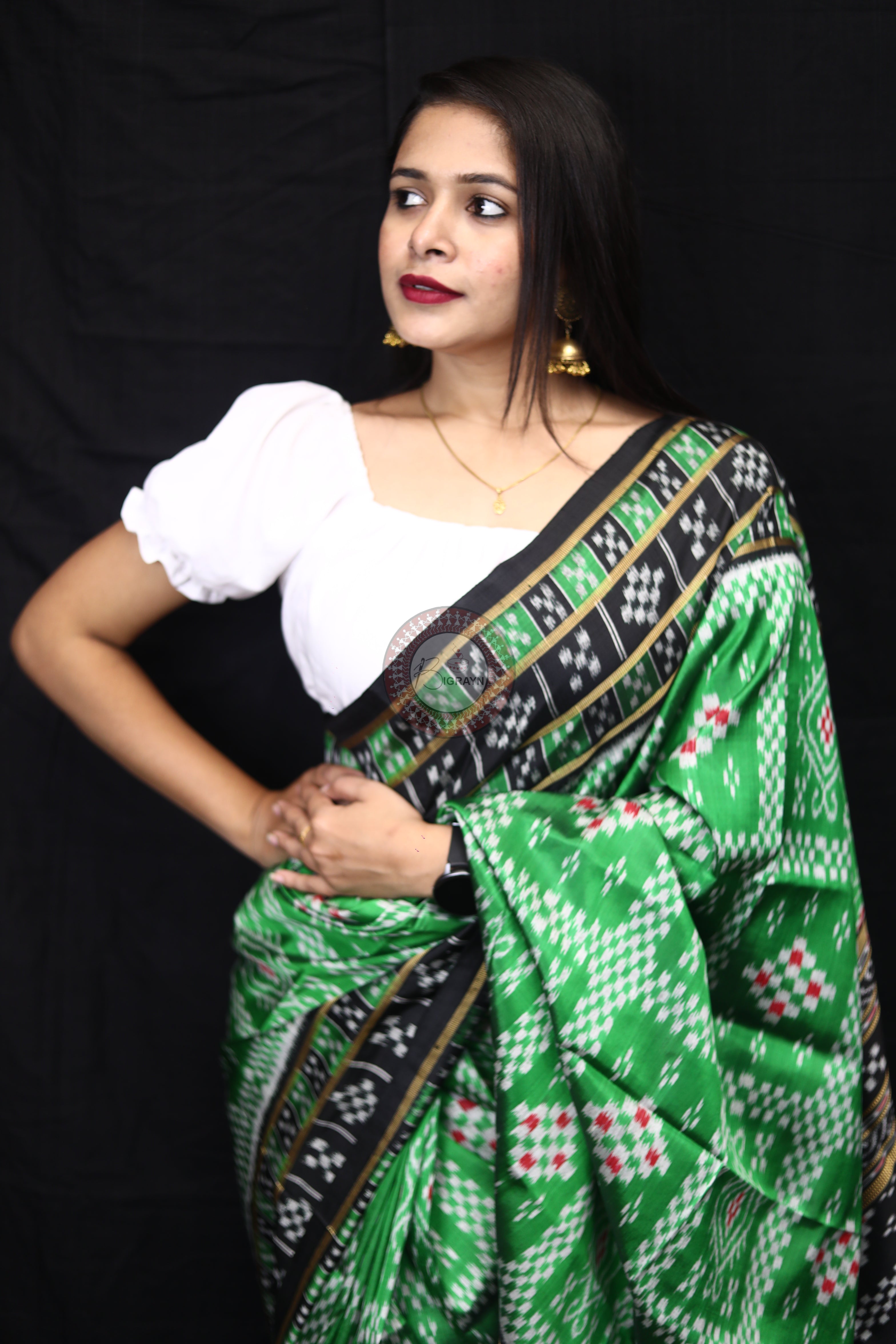 Green Black 3D Pasapali Mulberry Silk Saree