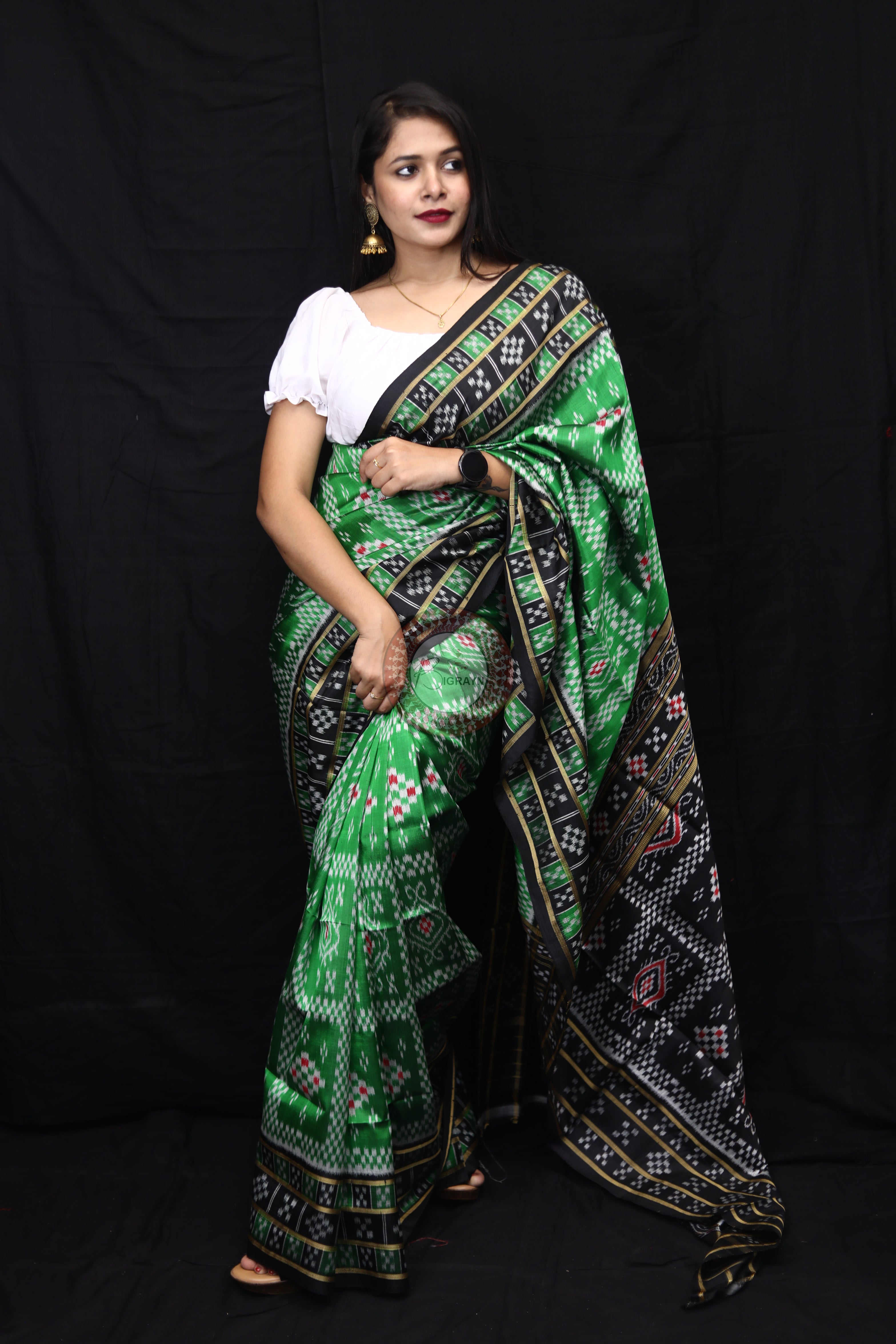 Green Black 3D Pasapali Mulberry Silk Saree