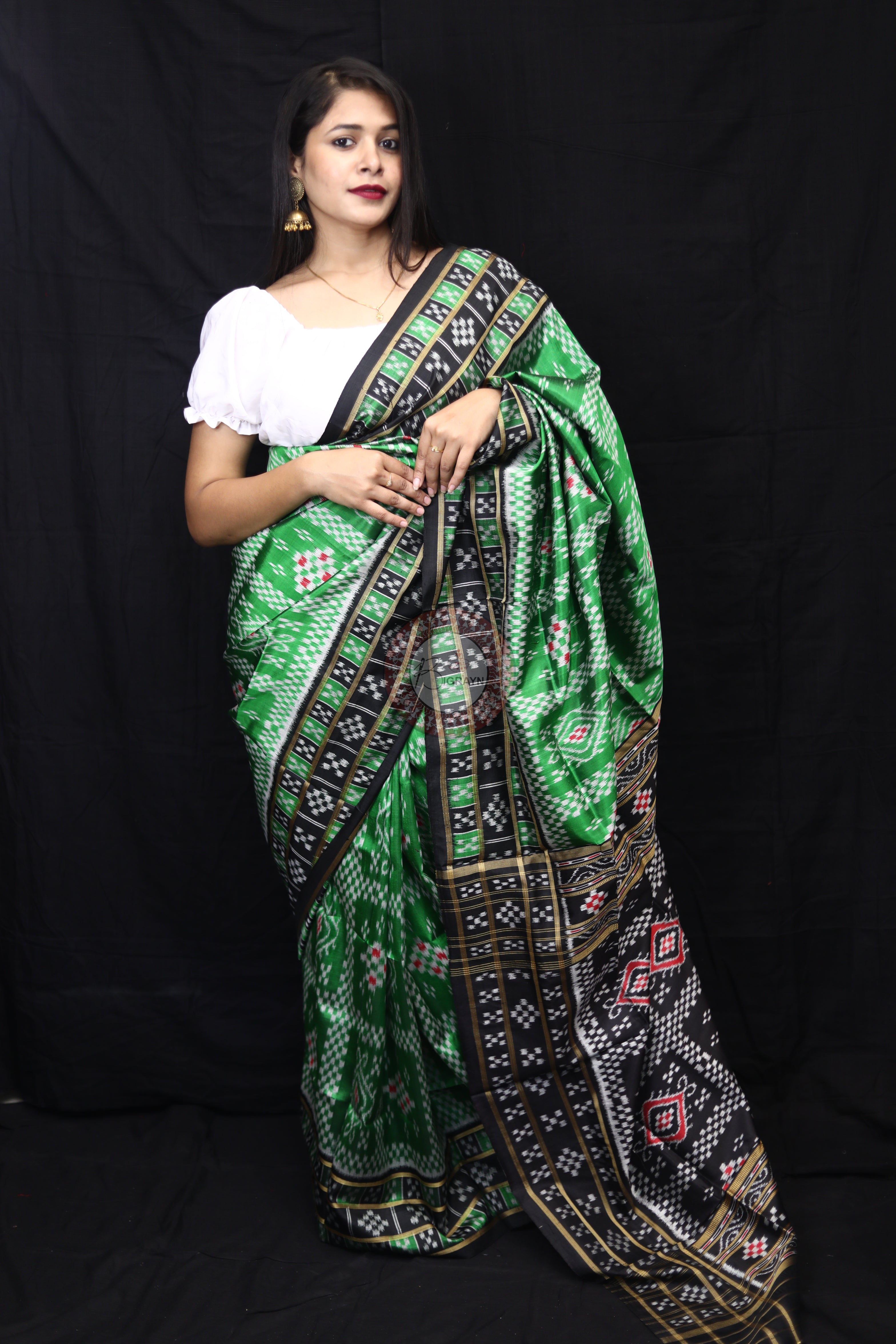 Green Black 3D Pasapali Mulberry Silk Saree