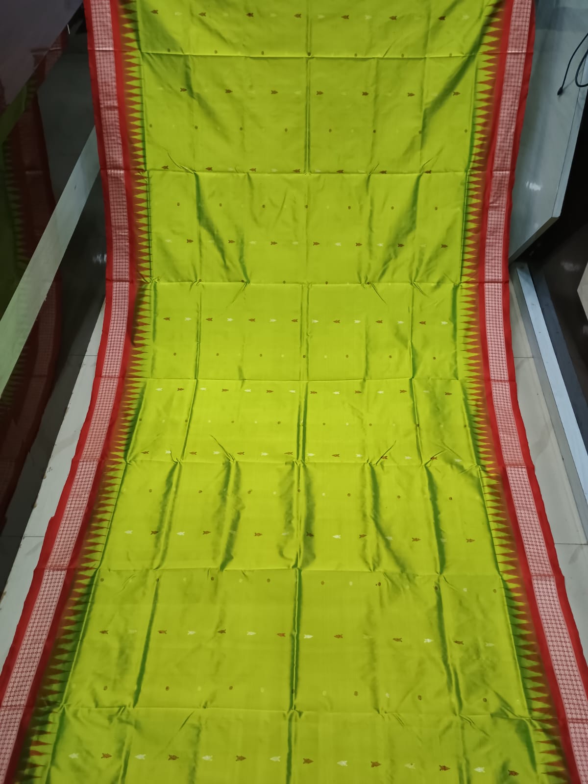 Neon Green Red Fish Buti Bomkai Silk Saree
