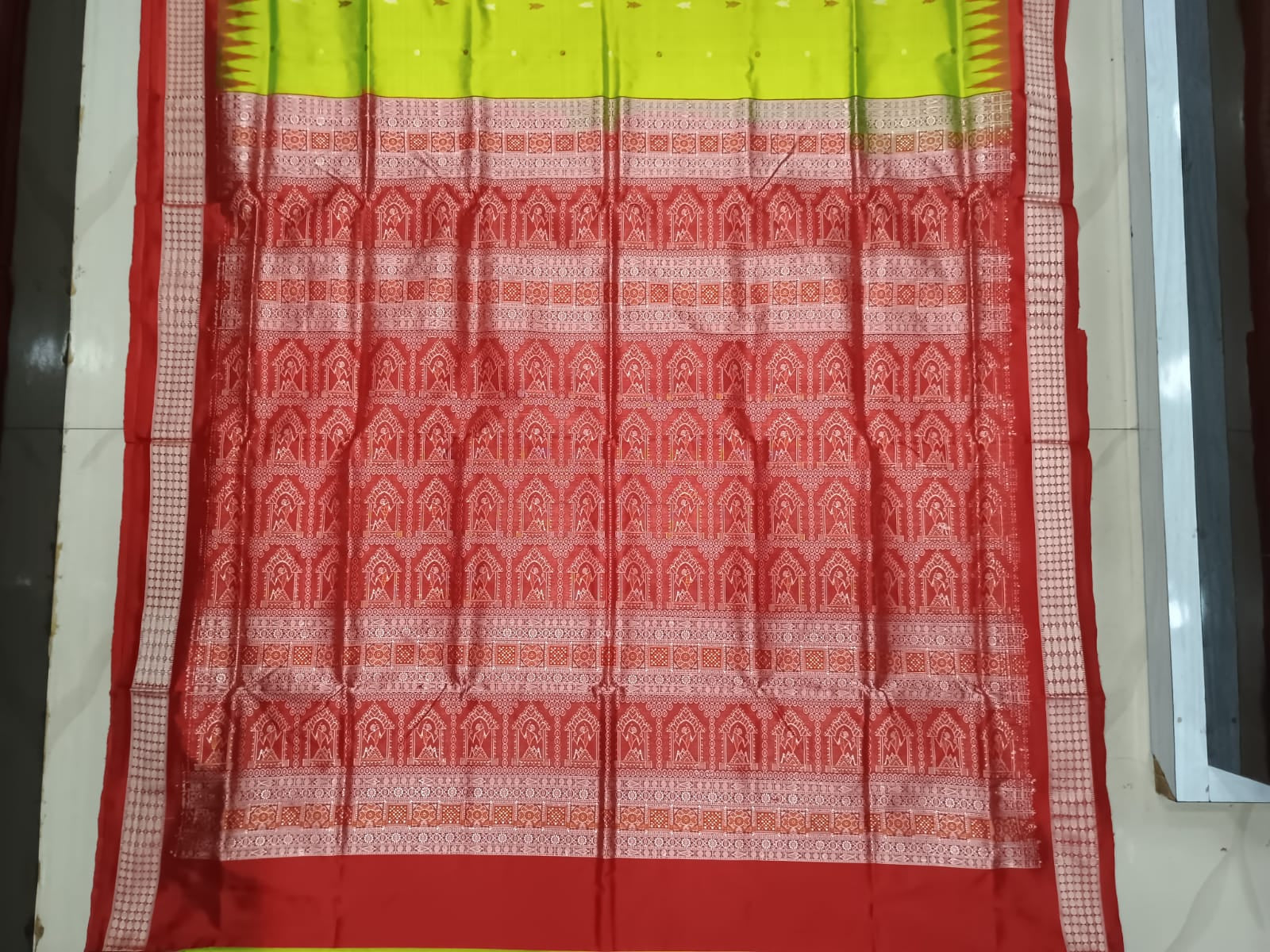 Neon Green Red Fish Buti Bomkai Silk Saree