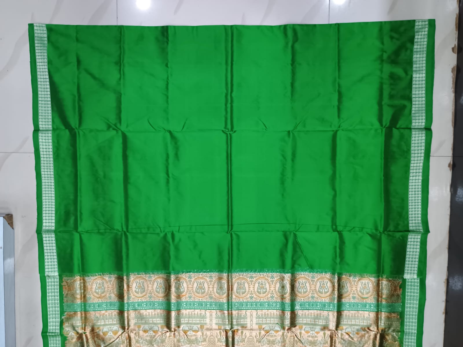 Red Green Fish Buti Bomkai Silk Saree