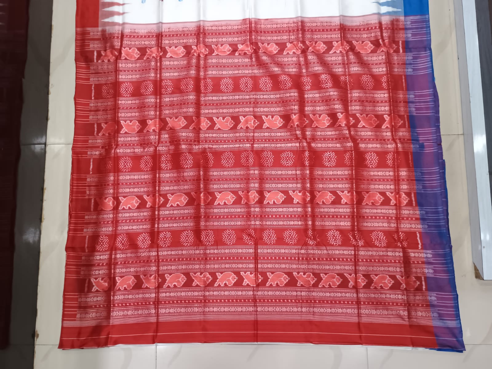 White Red Ganga Jamuna Border Bomkai Silk Saree