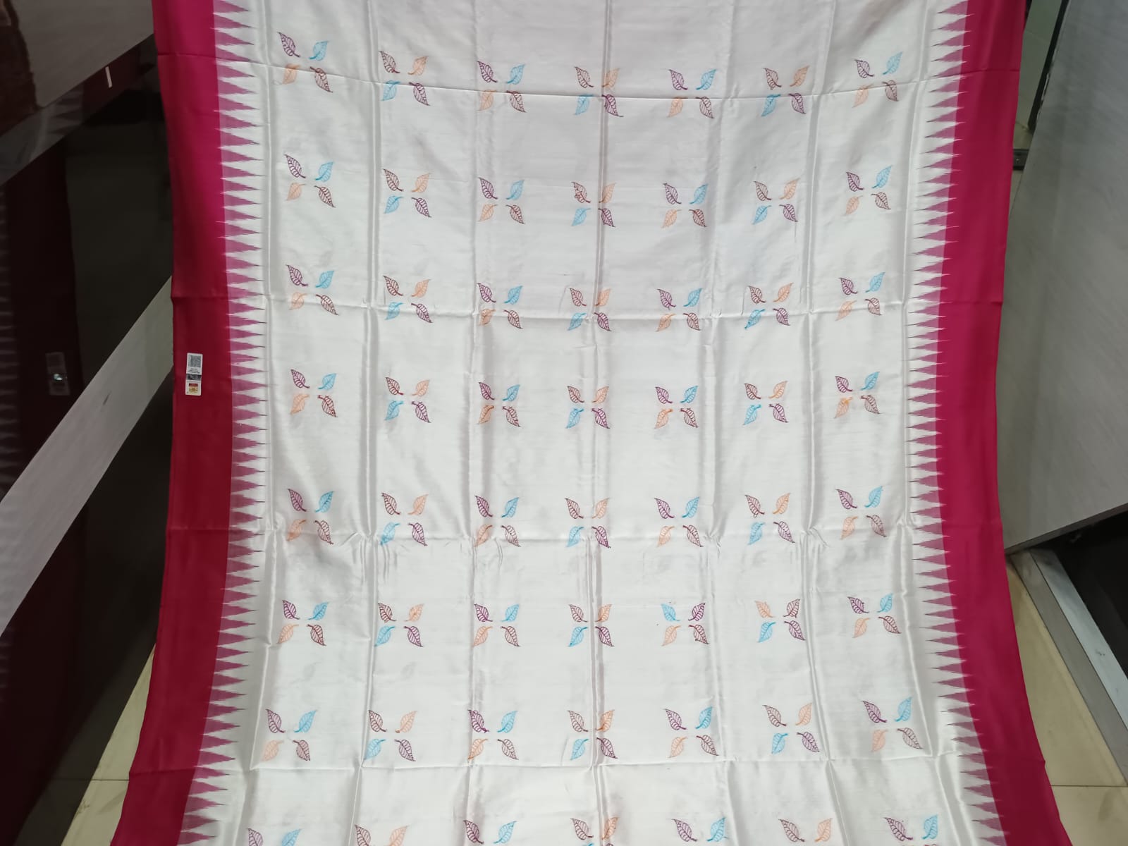 White Magenta Leaf Design Bomkai Silk Saree