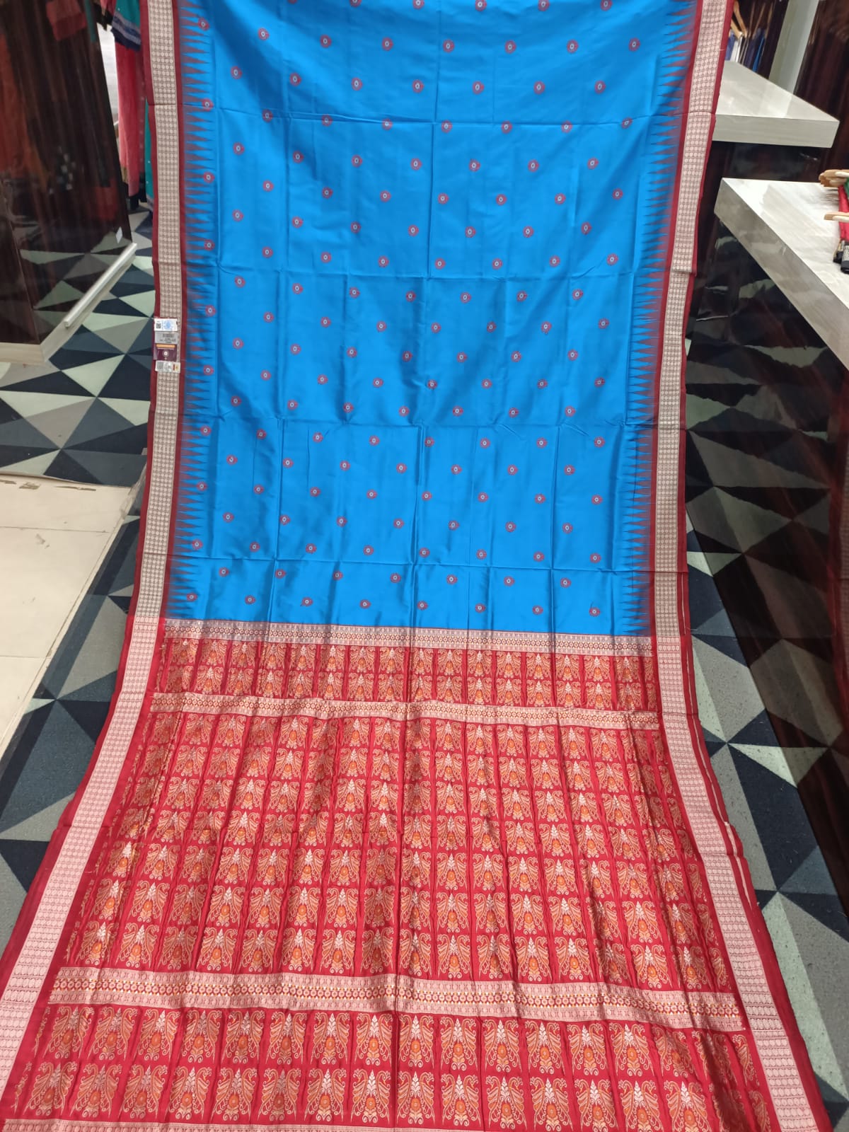 Copper Sulphate Red Flower Design Bomkai Silk Saree