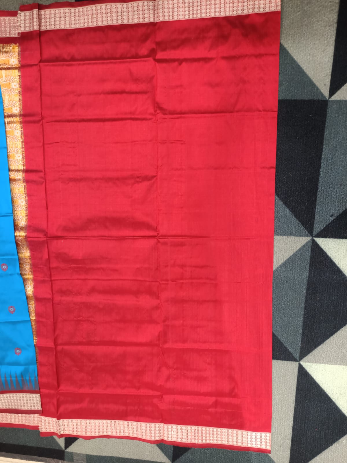 Copper Sulphate Red Flower Design Bomkai Silk Saree