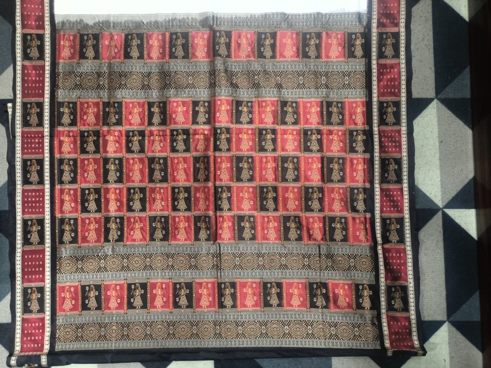White Maroon Black Doll Border Bomkai Silk Saree