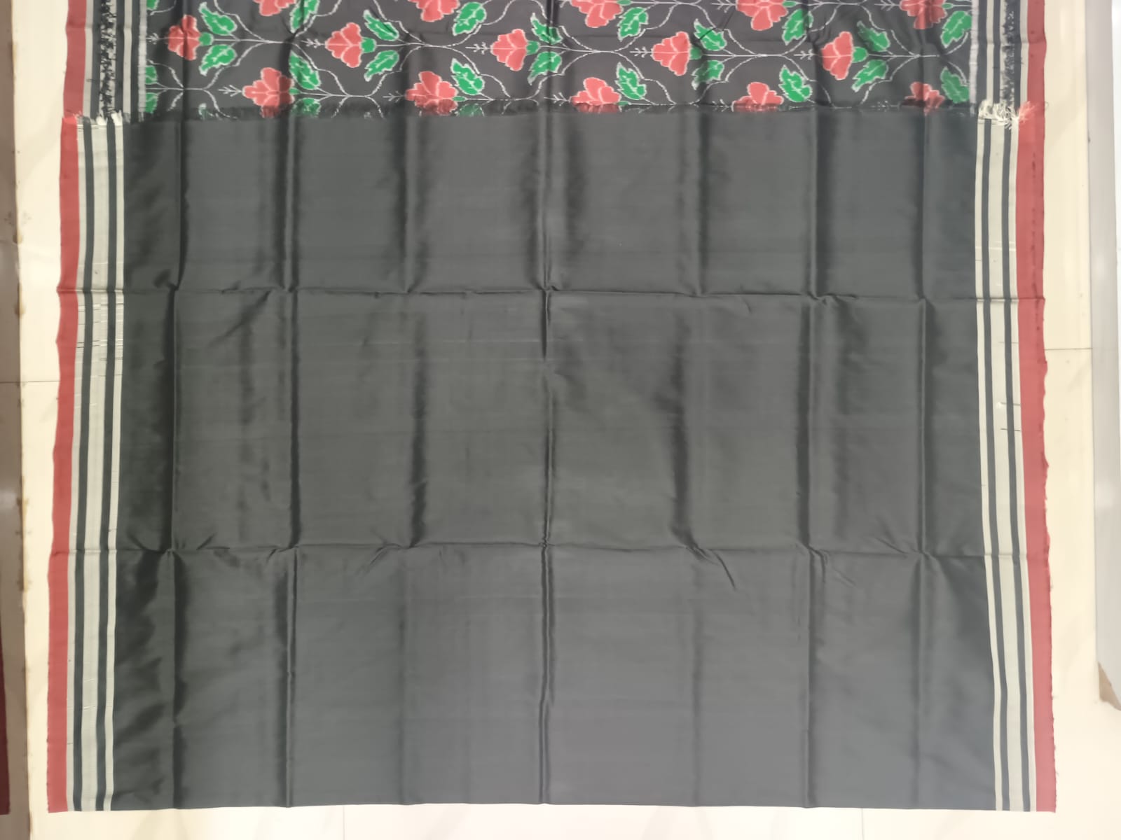 Black Red Hibiscus Design Sambalpuri Silk Saree