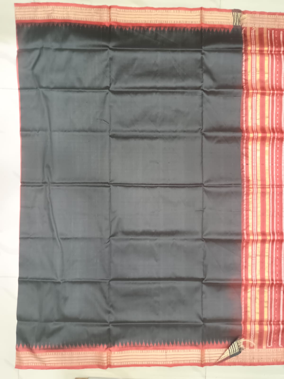 Red Black Phoda Kumbha Sambalpuri Silk Saree