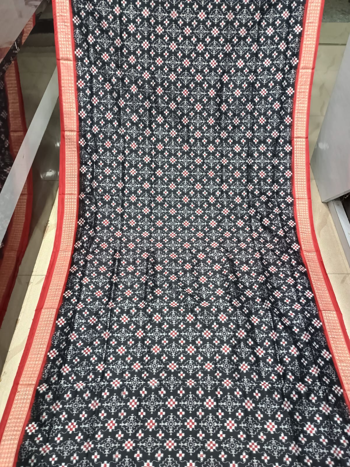 Black Red Tribal And Pasapali Design Sambalpuri Silk Saree