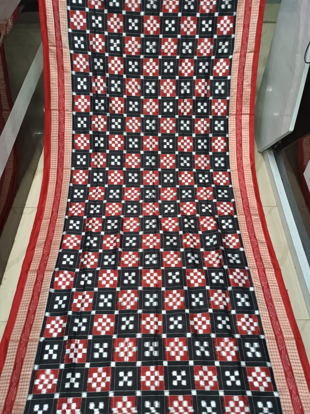 Black Red White Pasapali Design Sambalpuri Silk Saree