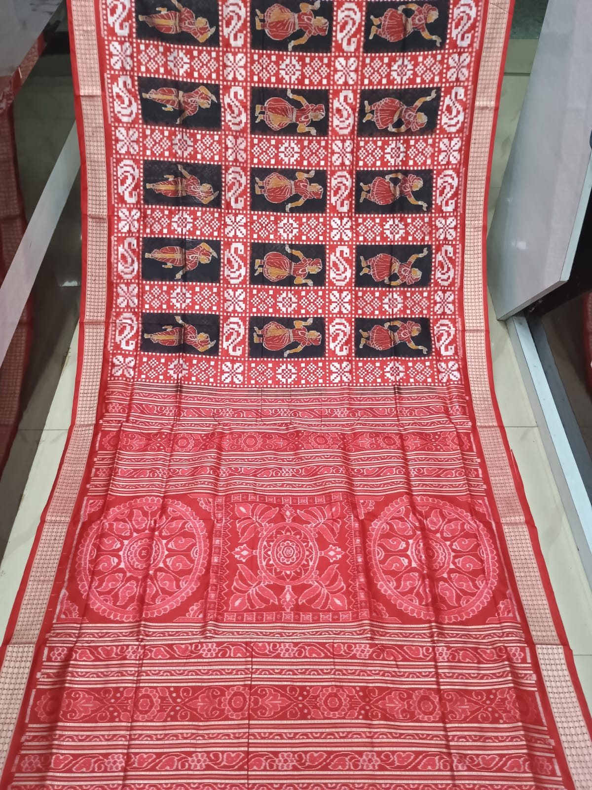 Black Red Dancer Design Sambalpuri Silk Saree