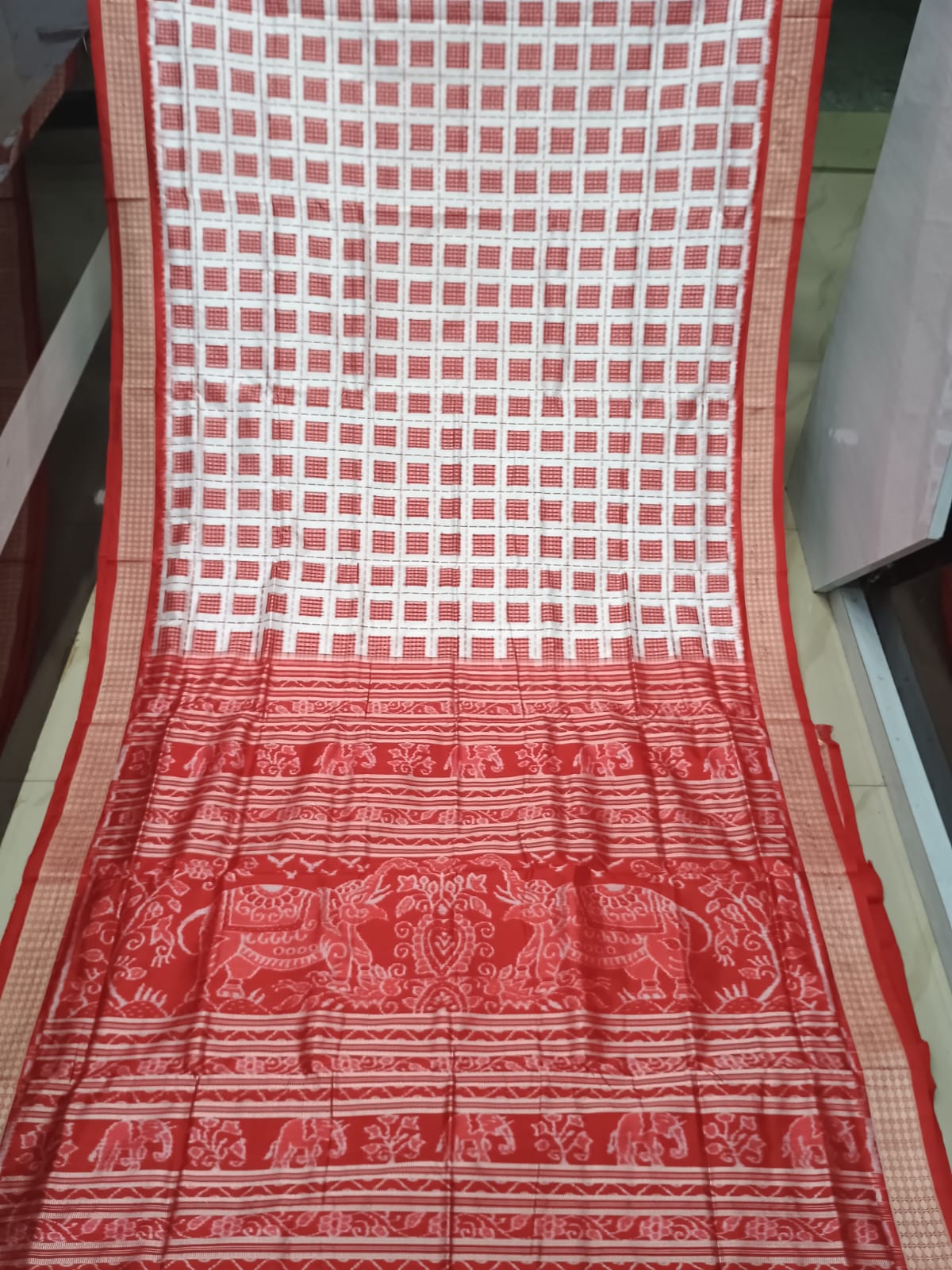 White Red Aswini Design Sambalpuri Silk Saree