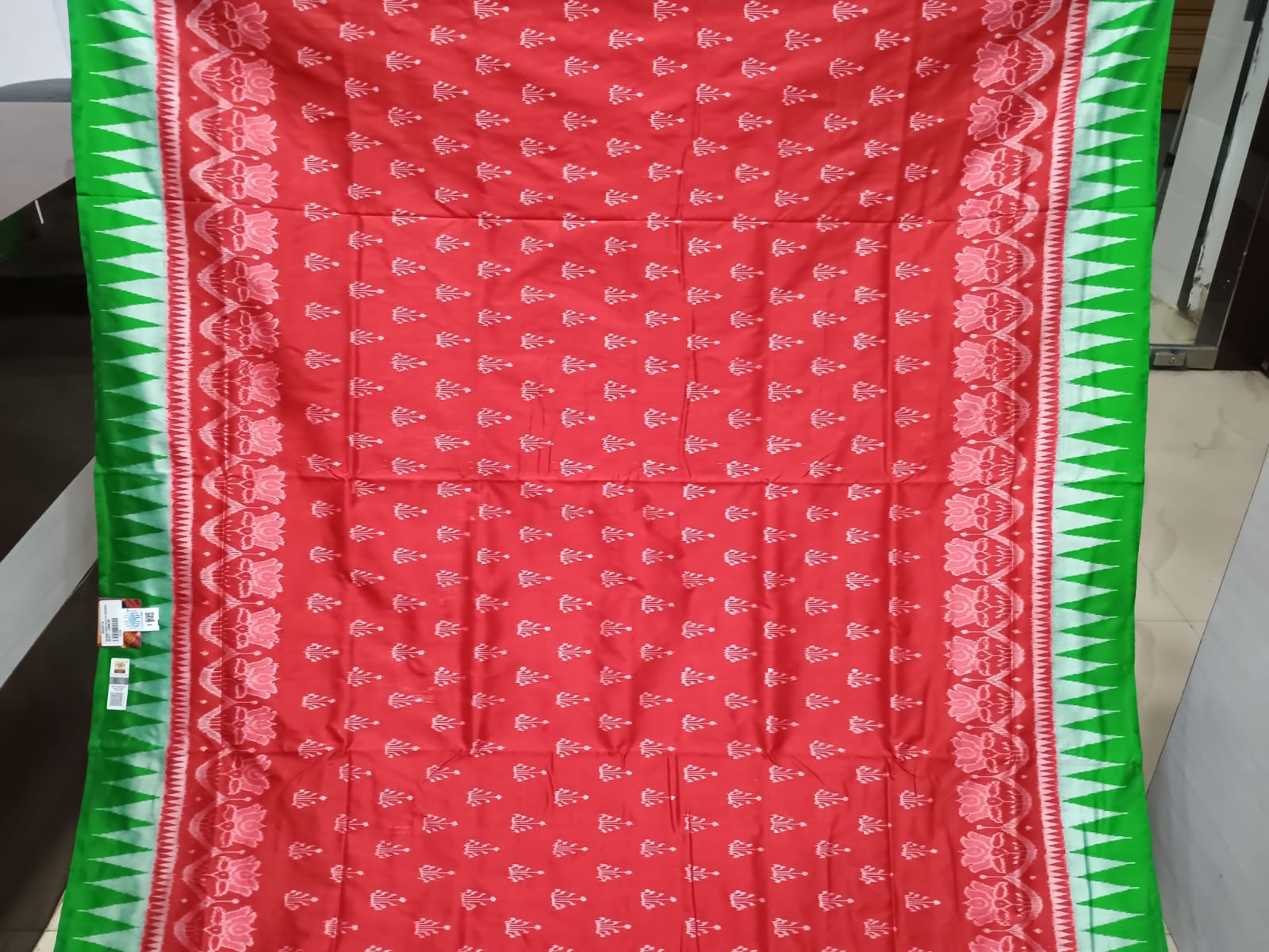Red Green Flower Ek Chandia Sambalpuri Silk Saree