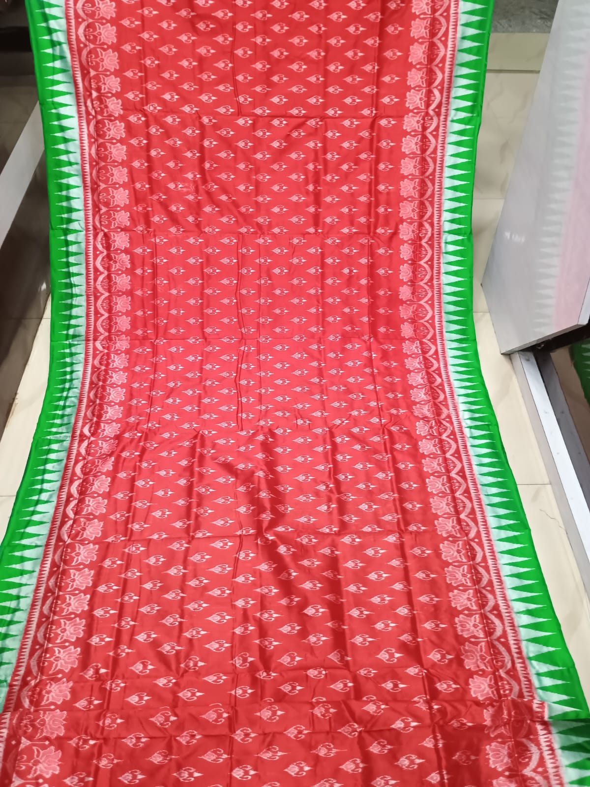 Red Green Leaf Ek Chandia Sambalpuri Silk Saree