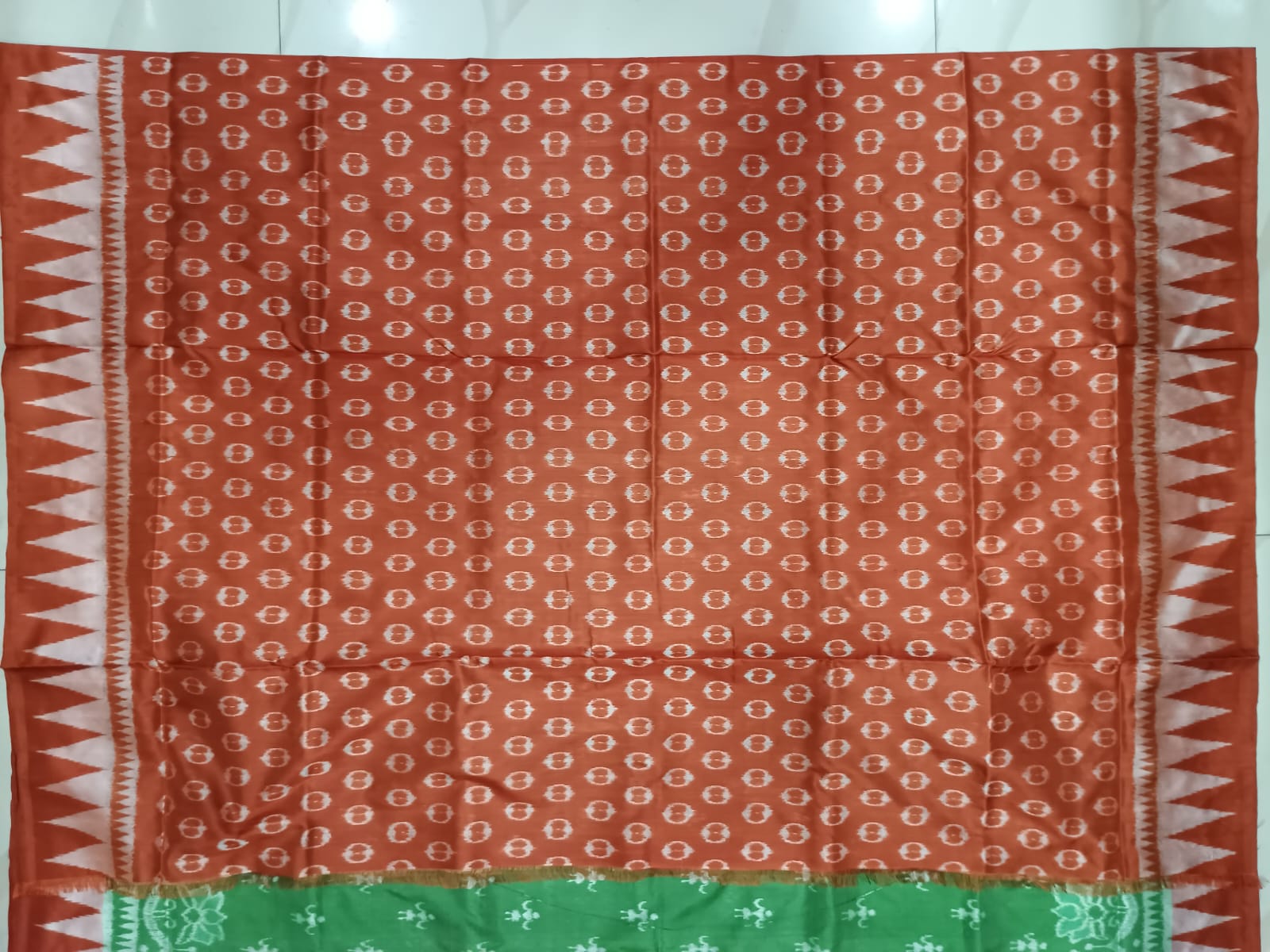 Light Green Red Flower Ek Chandia Sambalpuri Silk Saree