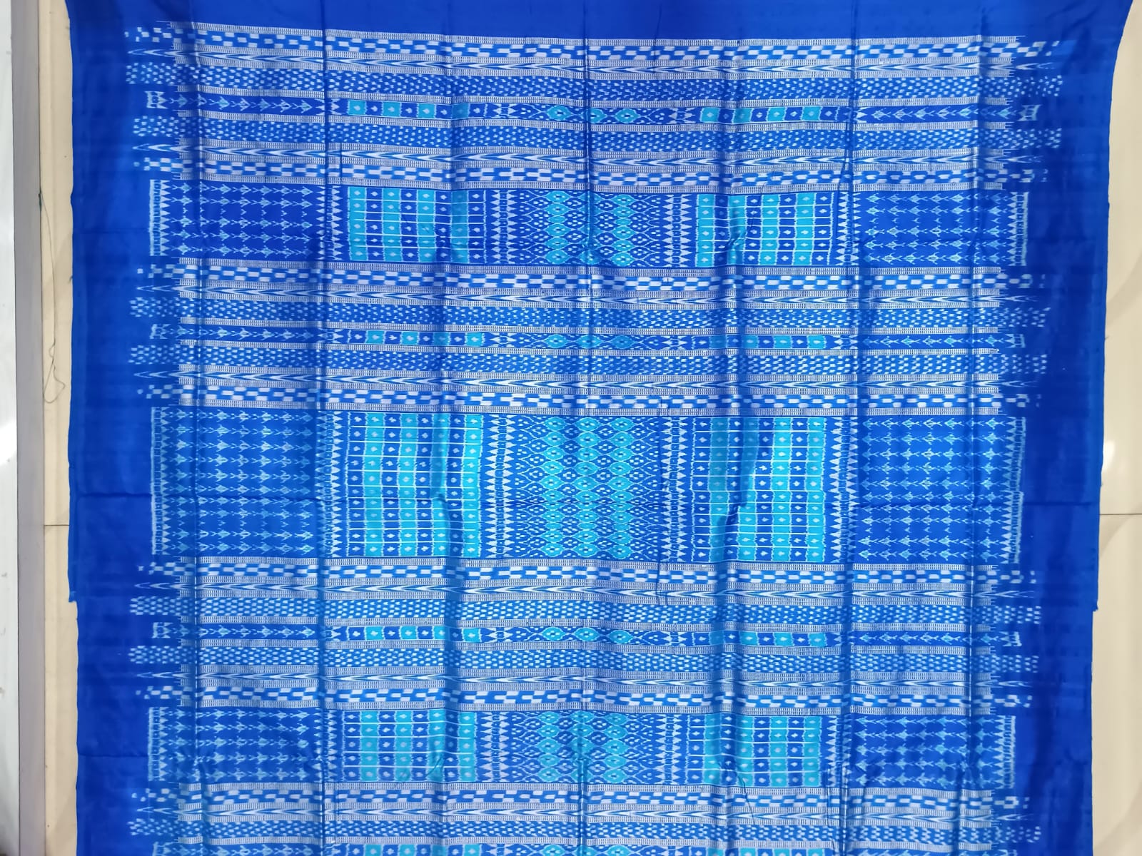 Red Blue Flower Ek Chandia Sambalpuri Silk Saree