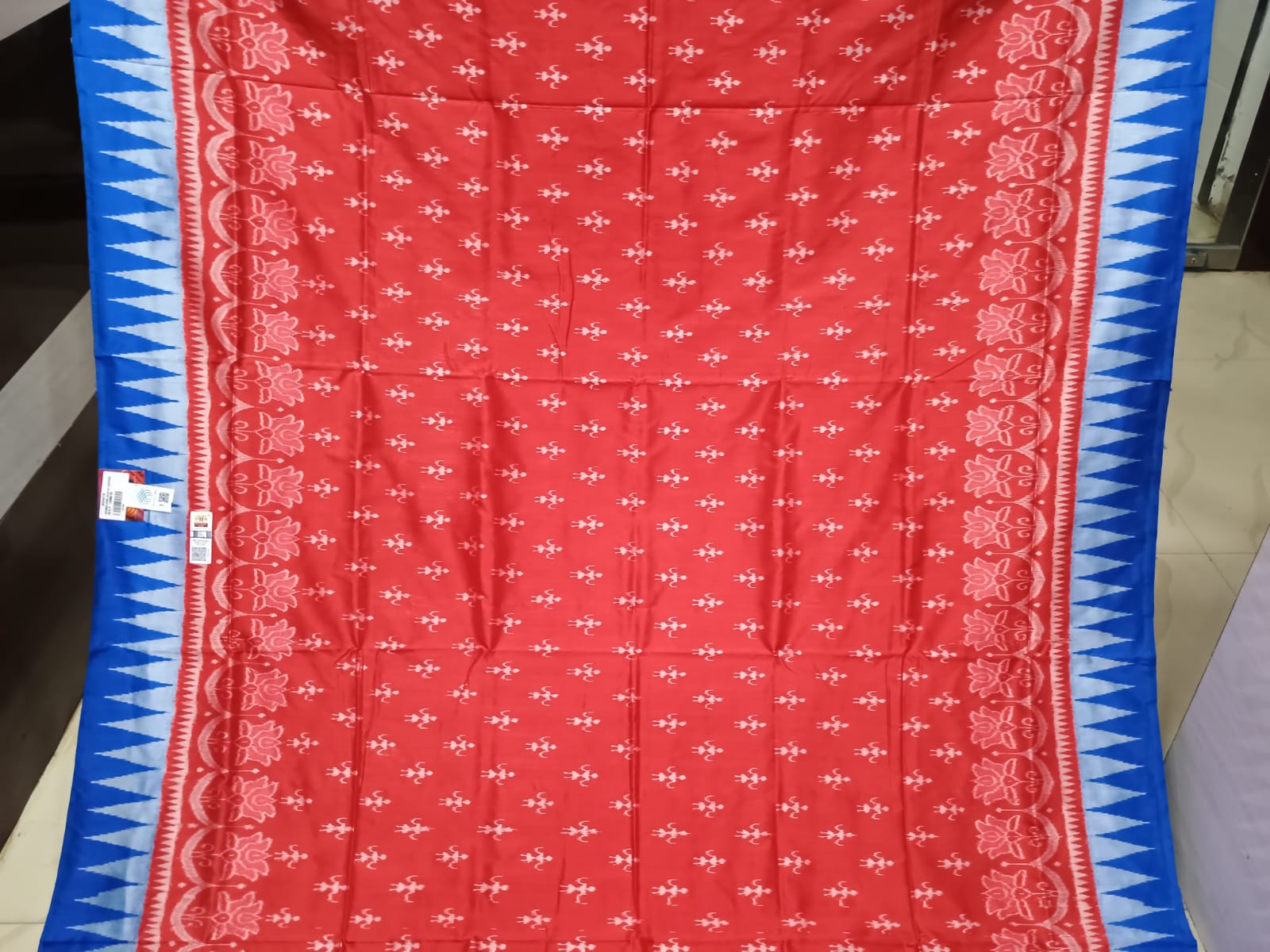 Red Blue Flower Ek Chandia Sambalpuri Silk Saree