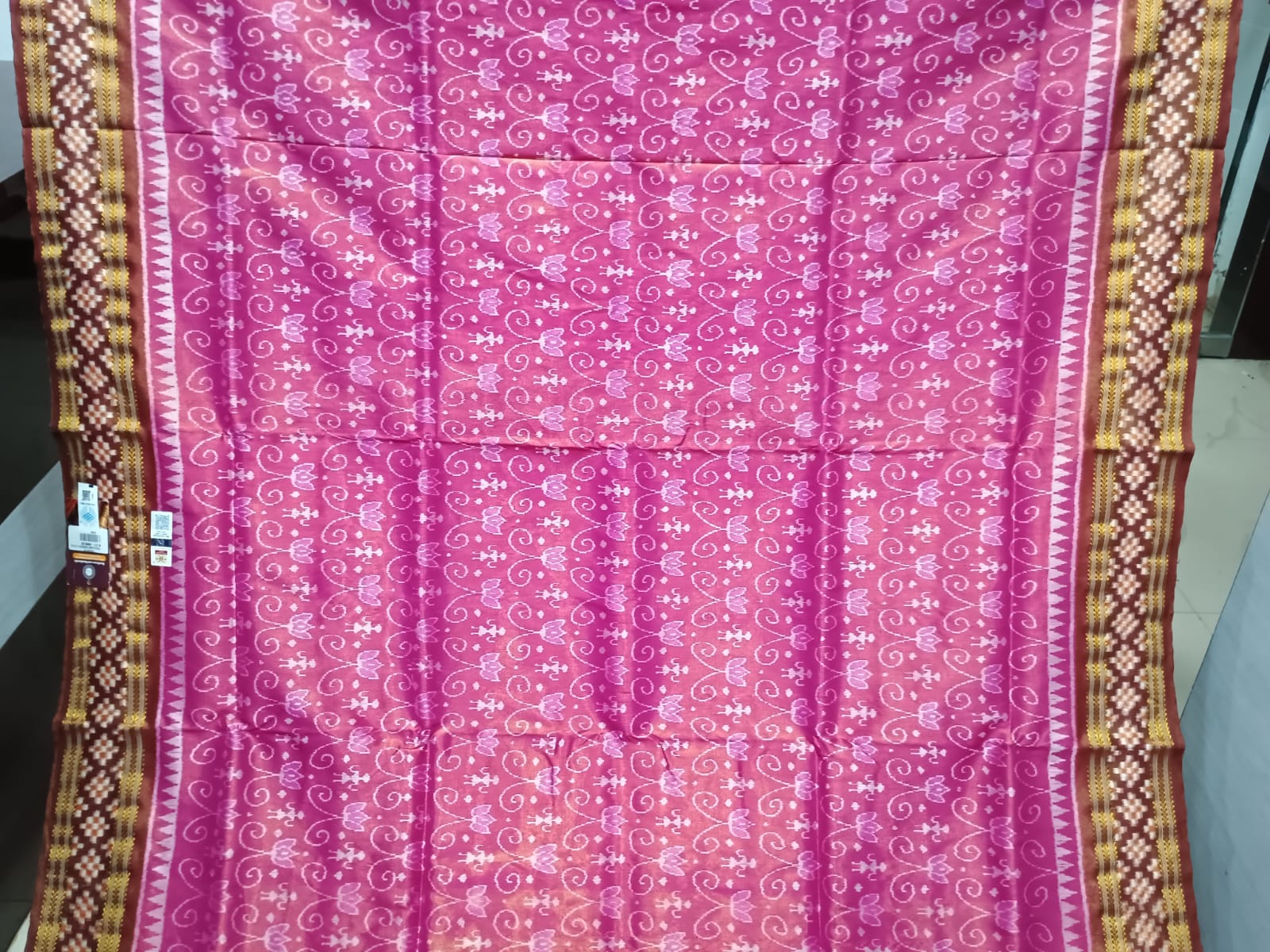 Pink Maroon Tribal & Lotus Bandha border Pasapali Tissue Silk Saree