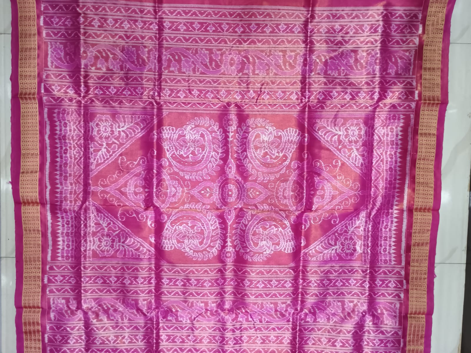 Bronze Magenta Konark wheel & Elephant Scot Bandha Tissue Silk Saree
