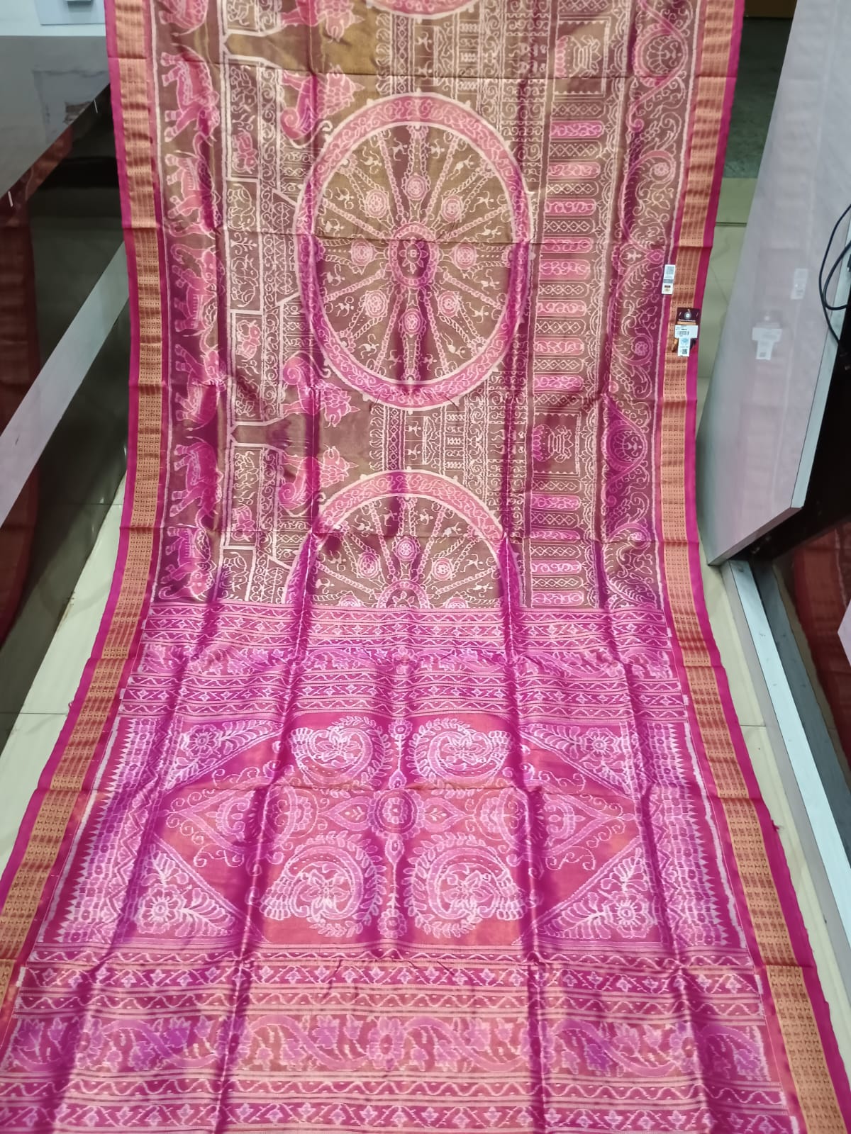Bronze Magenta Konark wheel & Elephant Scot Bandha Tissue Silk Saree
