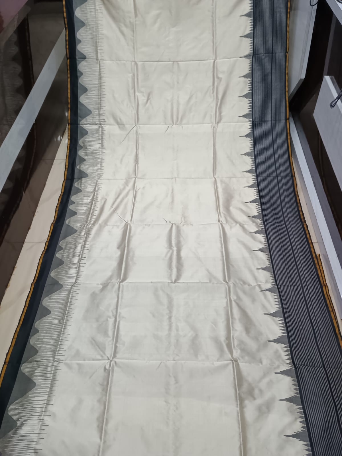 Off White Black Waves Phoda Kumbha Sambalpuri Silk Saree