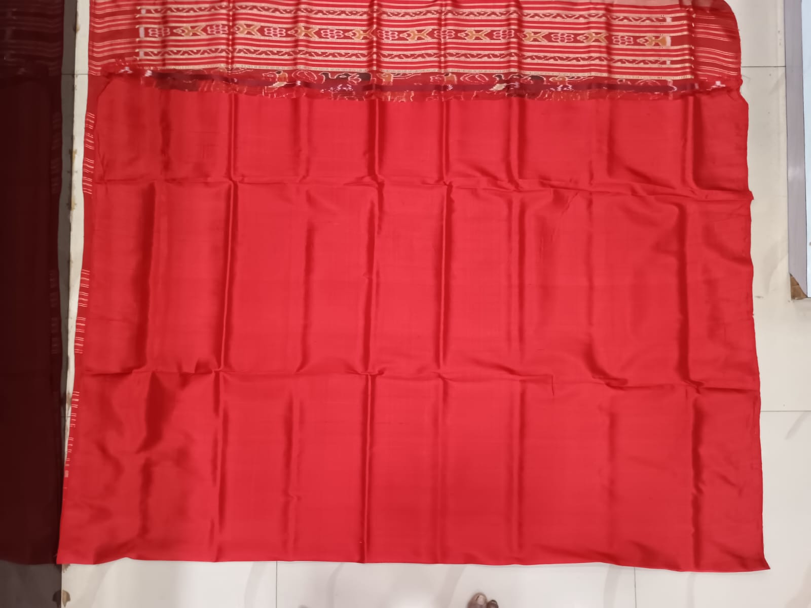 Magenta Maroon Flower Jhoti Design Mulberry Silk Saree