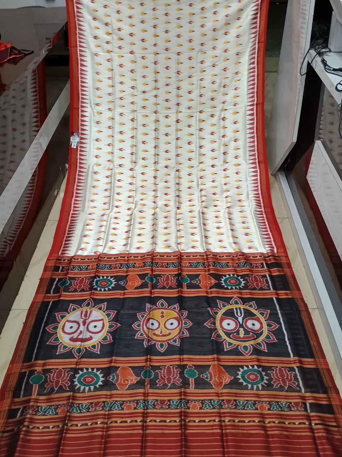 White Red Flower Design And Jagannath Pallu Khandua Silk Saree