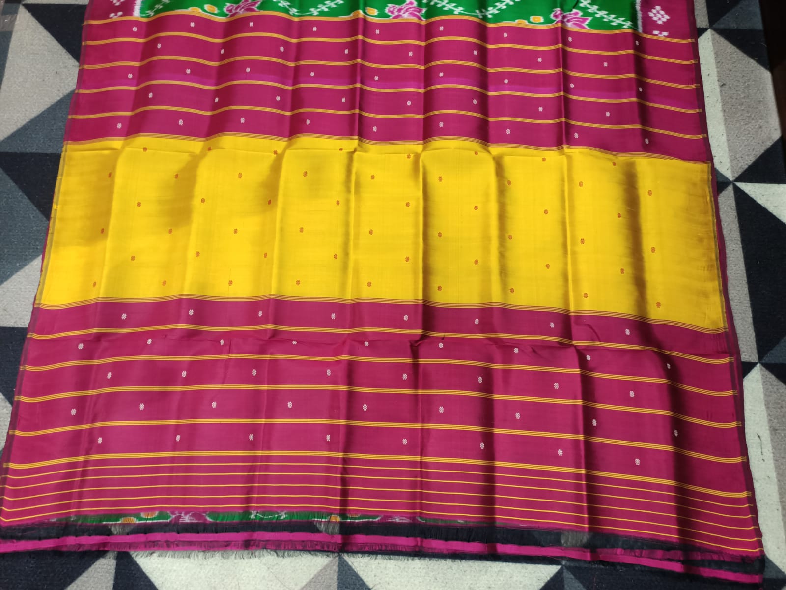 Green Magenta Lotus Design Khandua Silk Saree