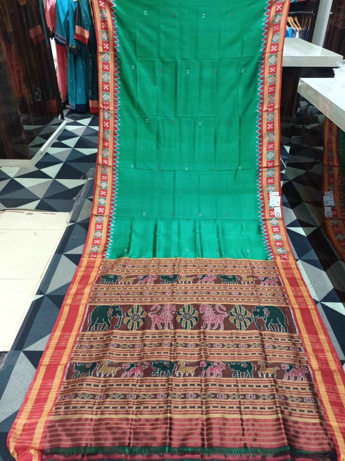 Green Red Pasapali Border Khandua Silk Saree
