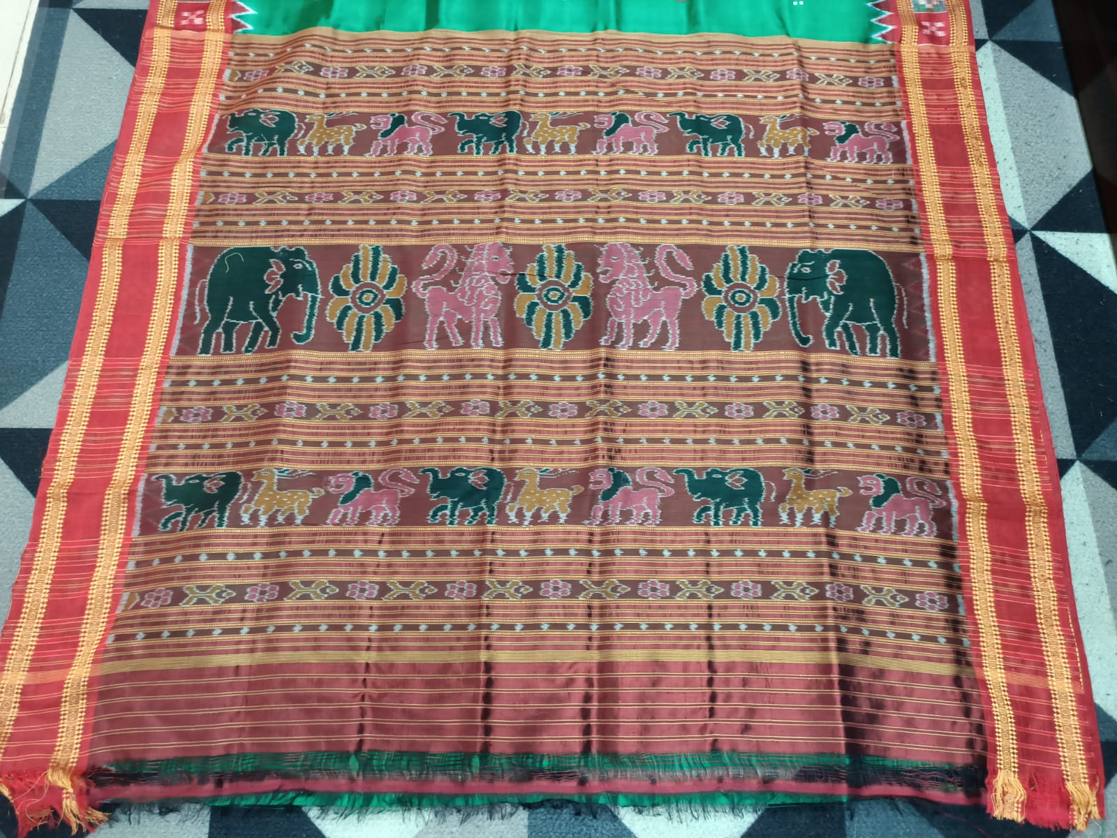 Green Red Pasapali Border Khandua Silk Saree