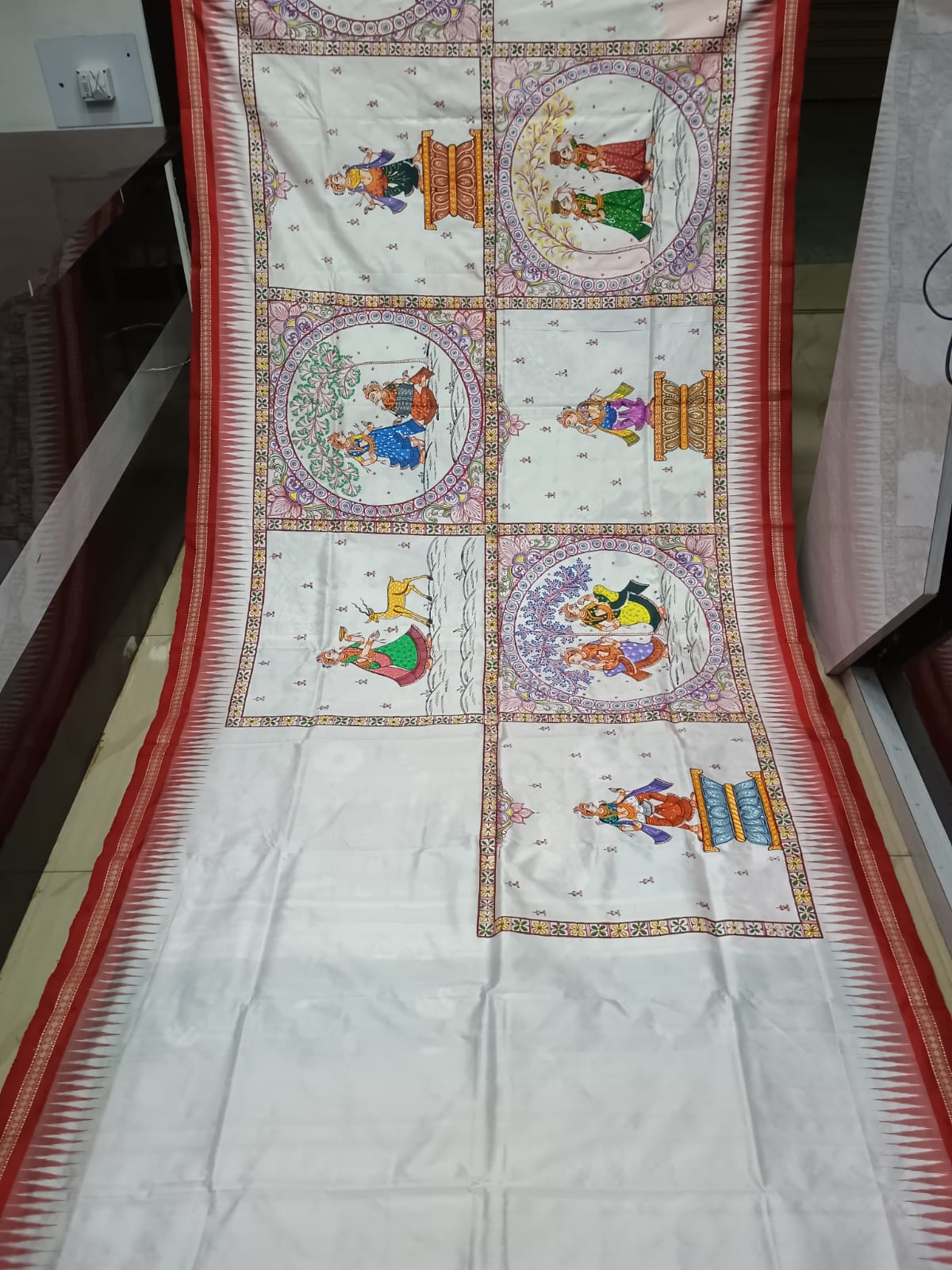 White Red Big Box Boita Theme Pattachitra Sambalpuri Silk Saree