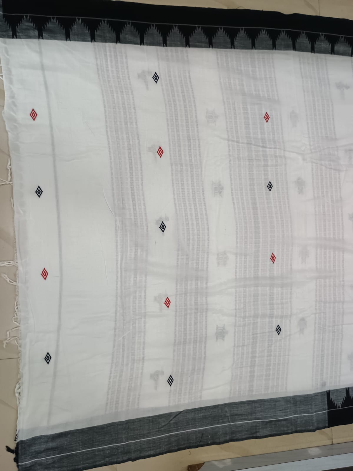 White Black Plain Kumbha Border Odisha Handloom Kotpad Cotton Saree