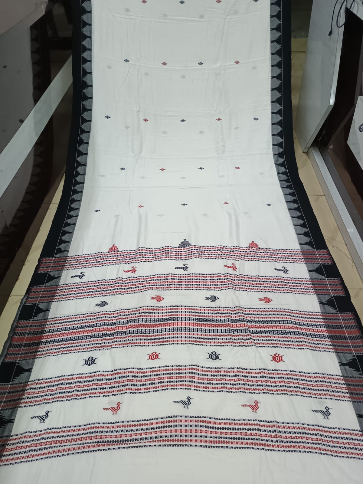 White Black Plain Kumbha Border Odisha Handloom Kotpad Cotton Saree
