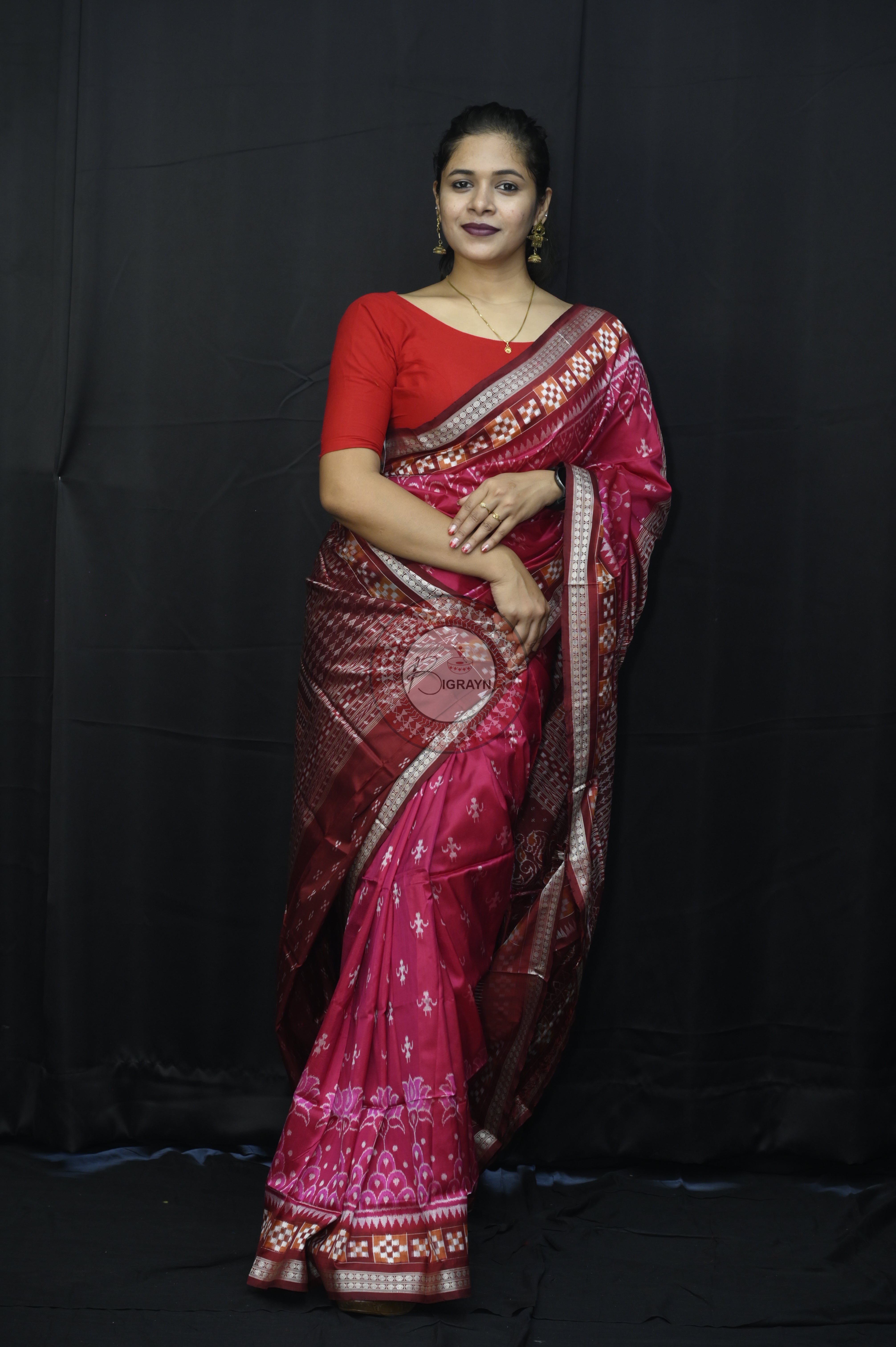 Magenta Maroon Tribal And Pasapali Border Sambalpuri Silk Saree