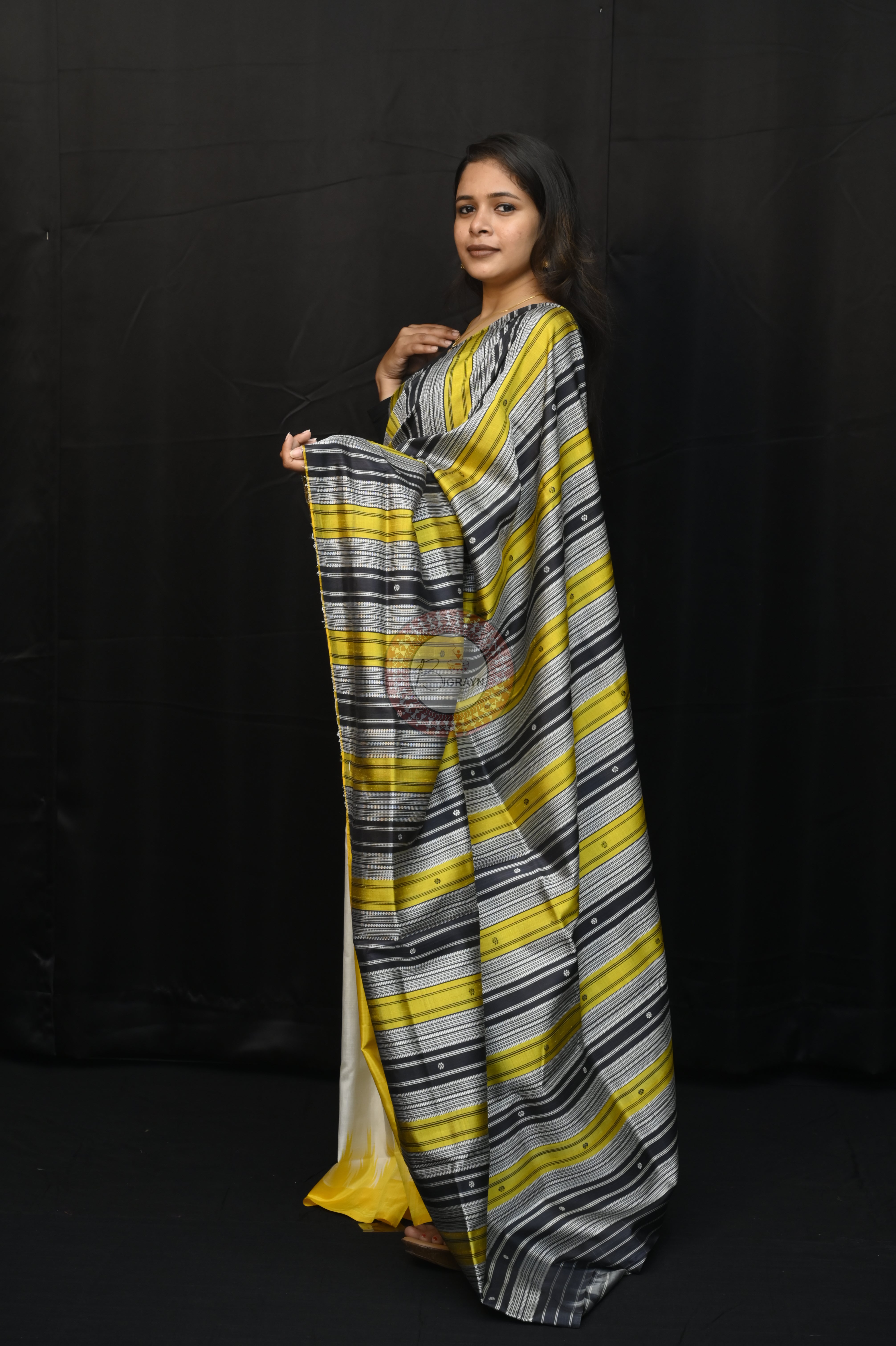 White Ganga Jamuna Border Double Anchal Berhampuri Silk Saree