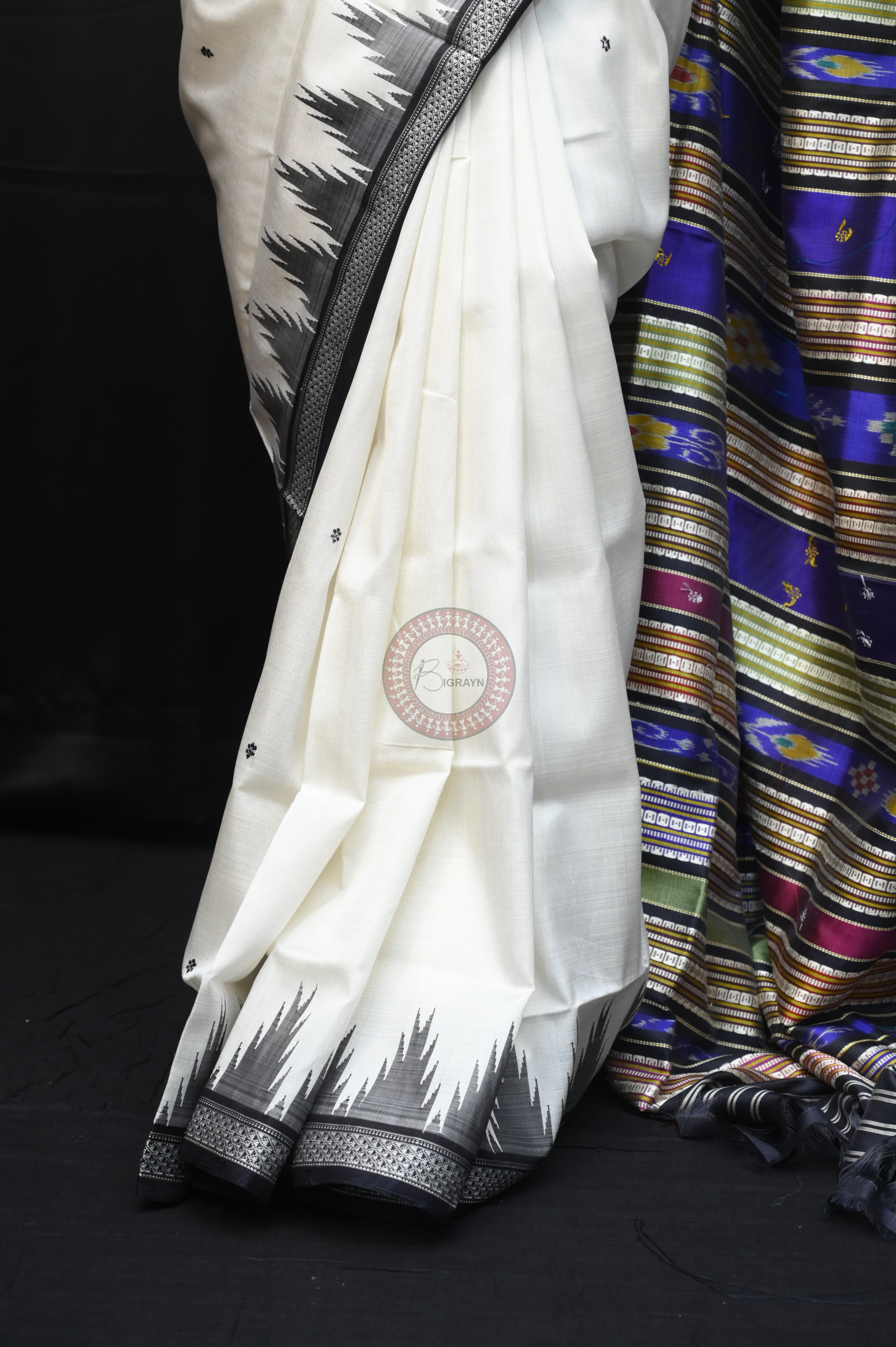 White Black Double Animal Anchal Berhampuri Silk Saree