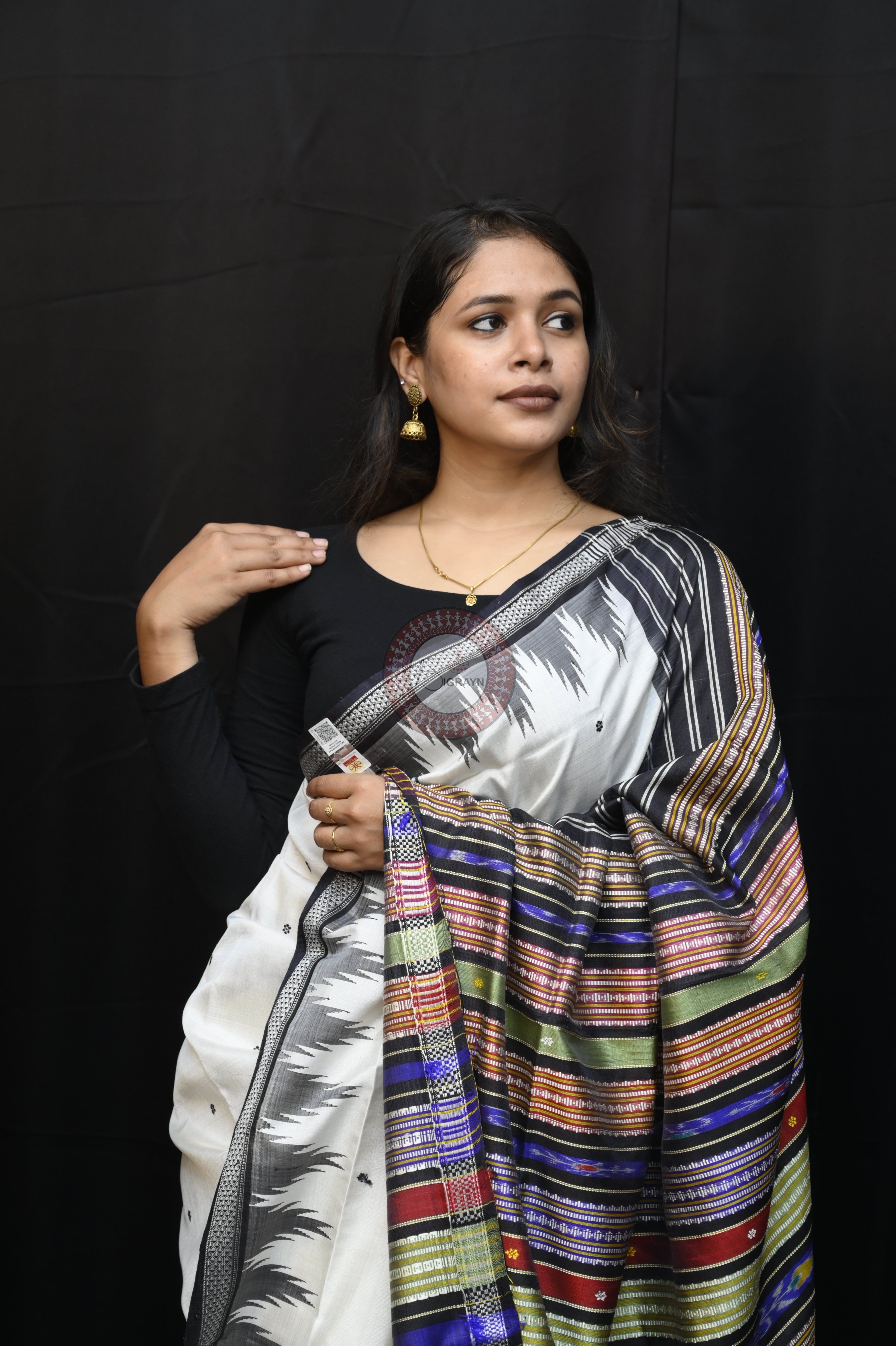 White Black Double Animal Anchal Berhampuri Silk Saree