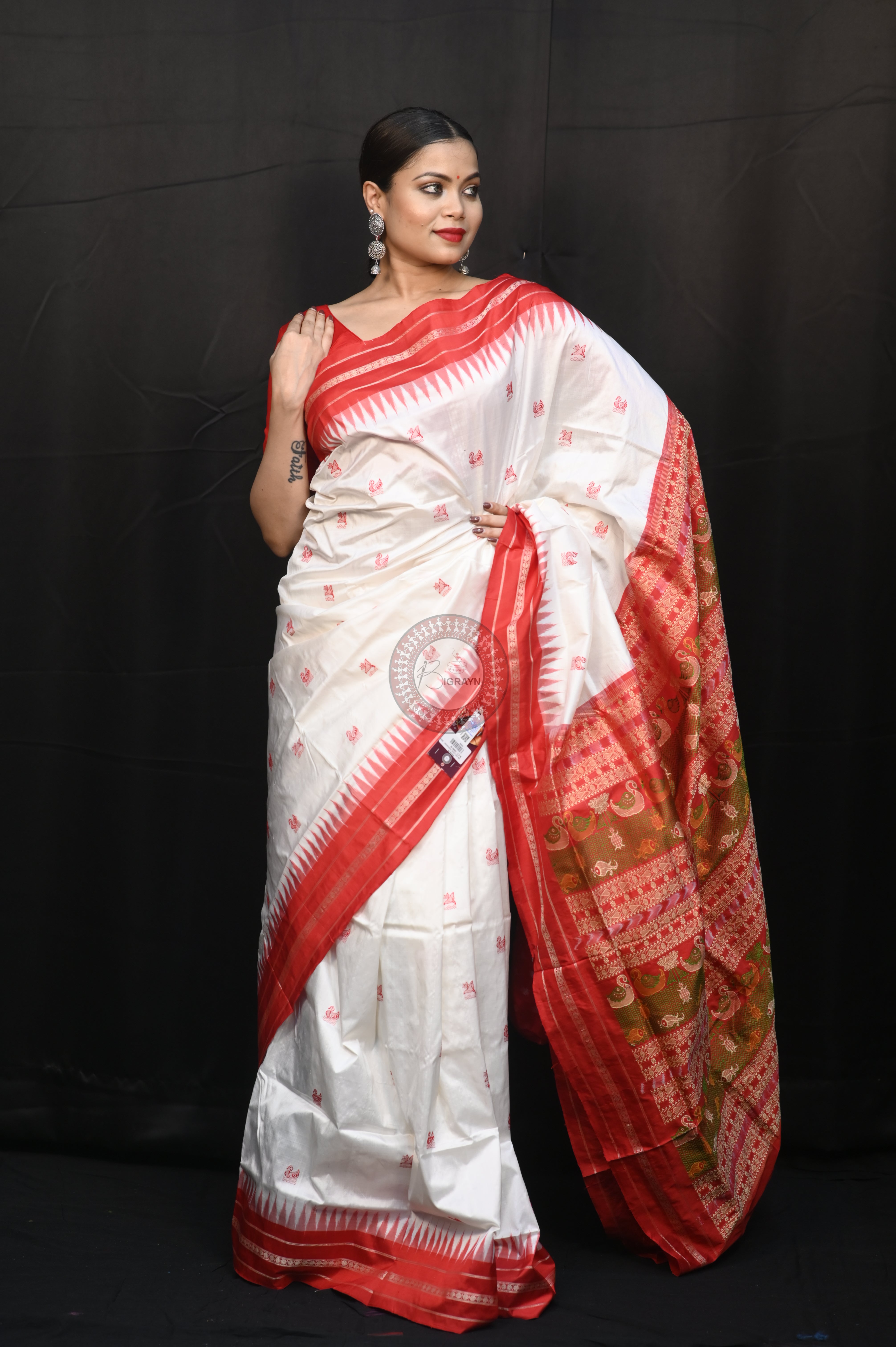 White Red Puskarini Theme Exclusive Sambalpuri Silk Saree