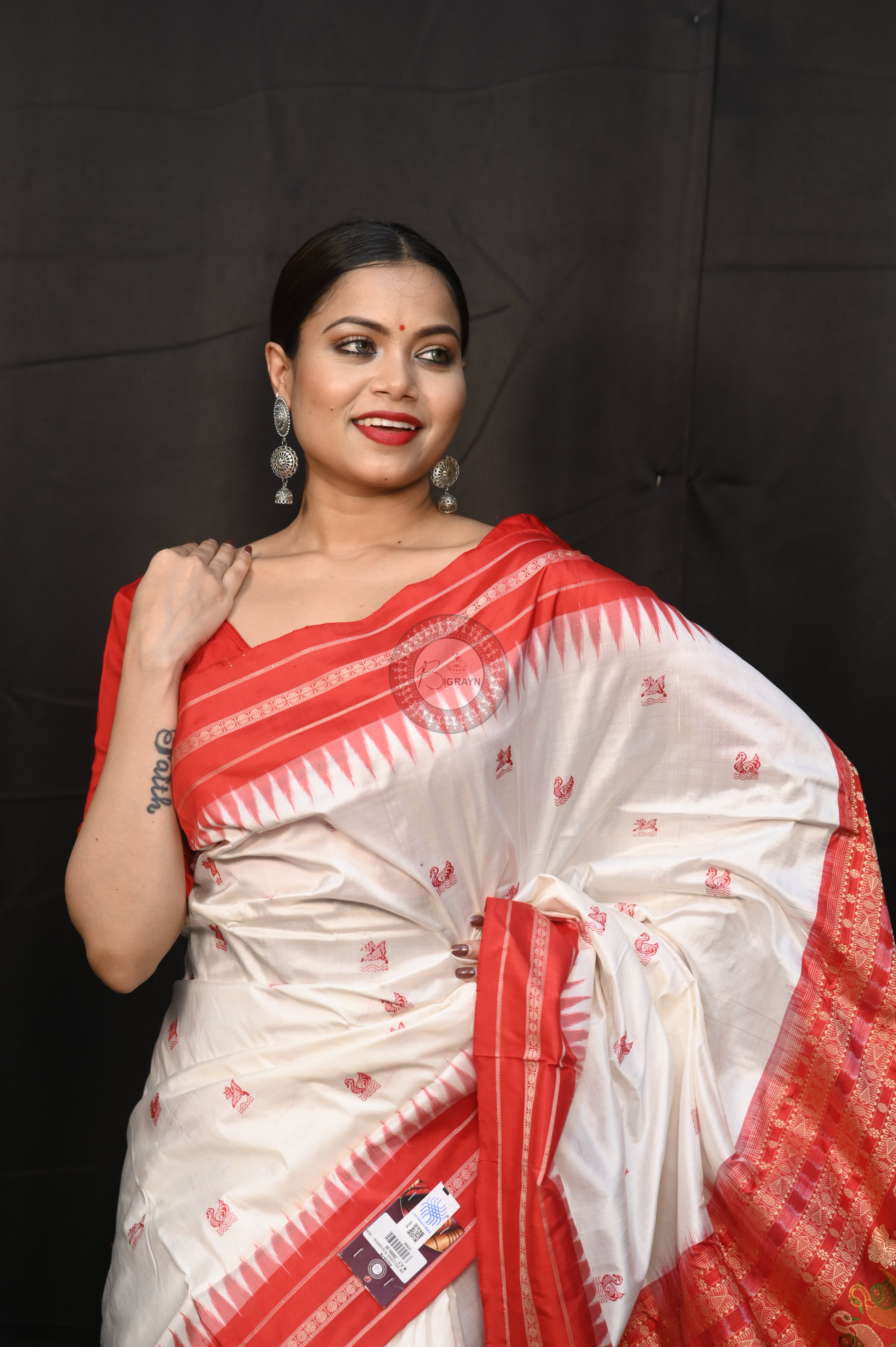 White Red Puskarini Theme Exclusive Sambalpuri Silk Saree