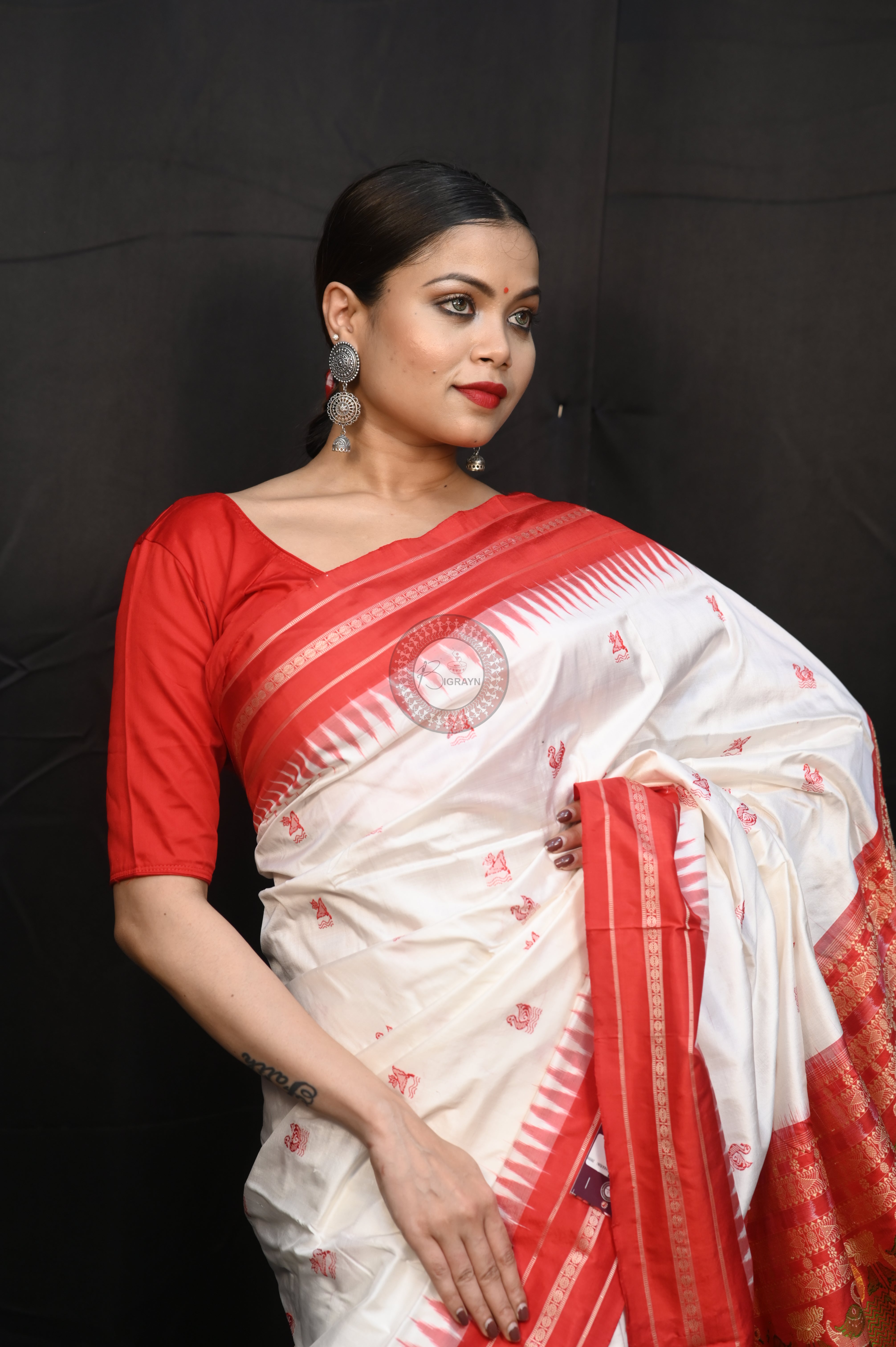 White Red Puskarini Theme Exclusive Sambalpuri Silk Saree
