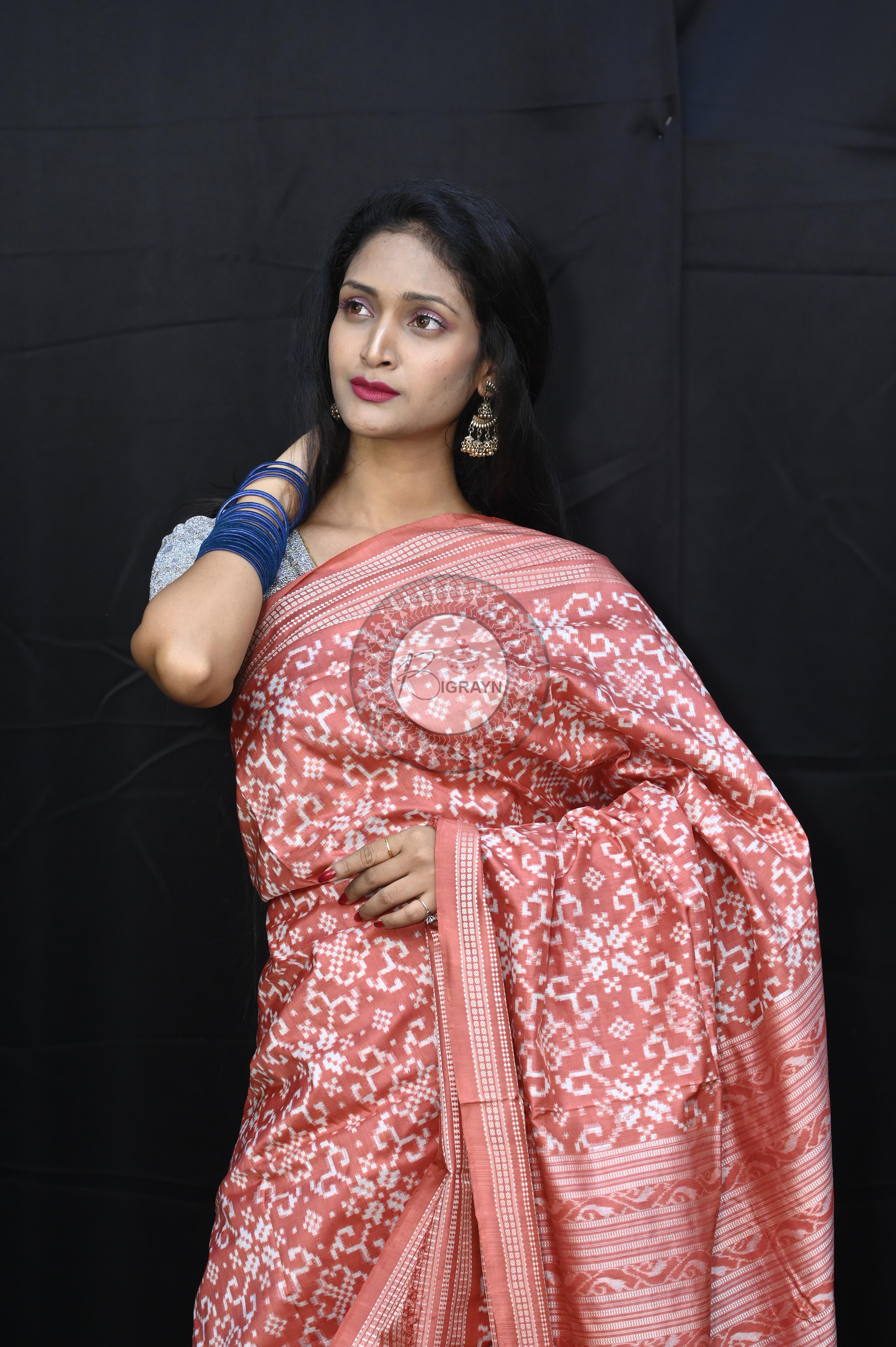 Peach Pink Pasapali Flower Design Natural Dye Sambalpuri Silk Saree