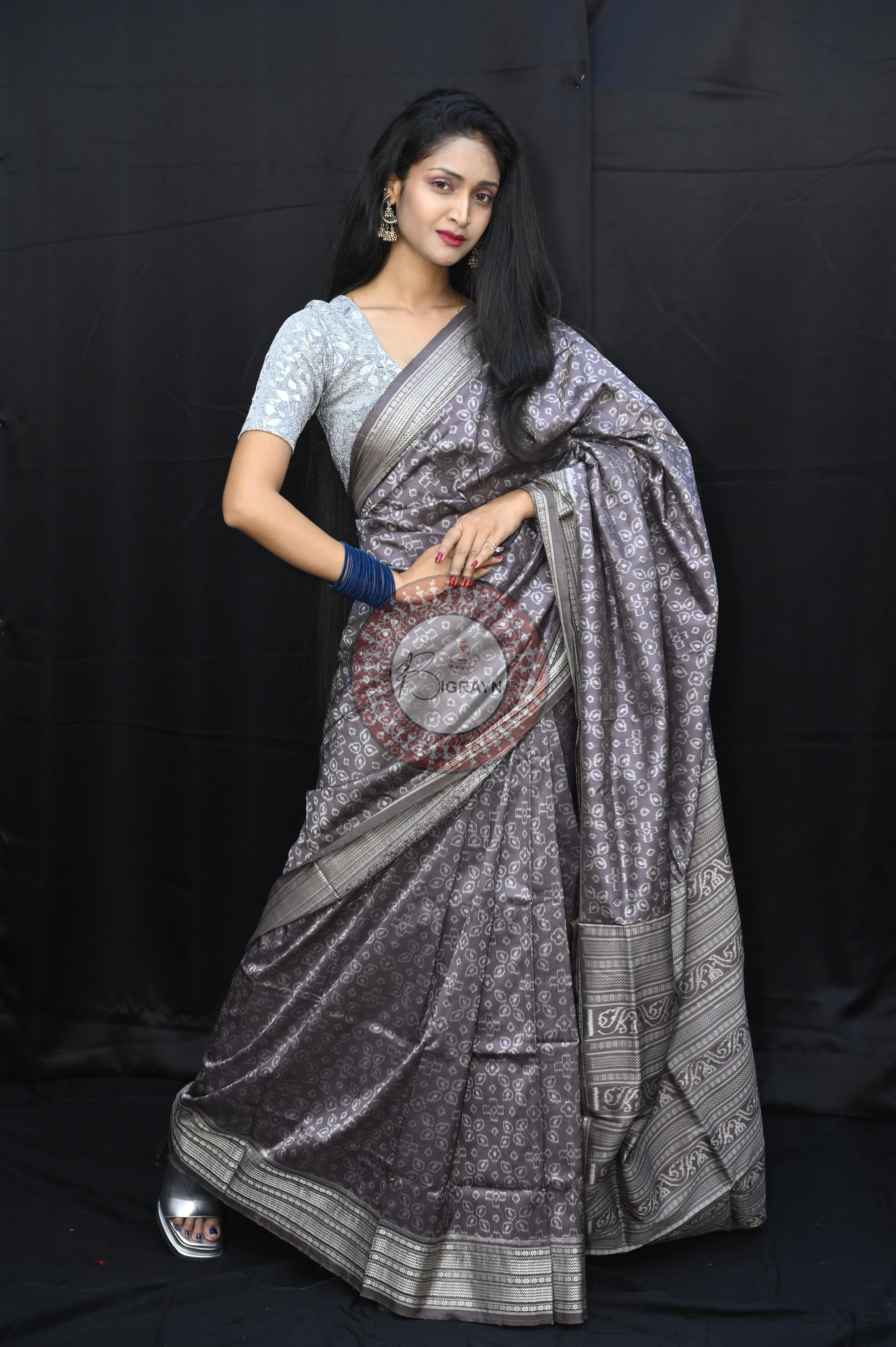 Light Grey Mini Pasapali Flower Design Natural Dye Sambalpuri Silk Saree